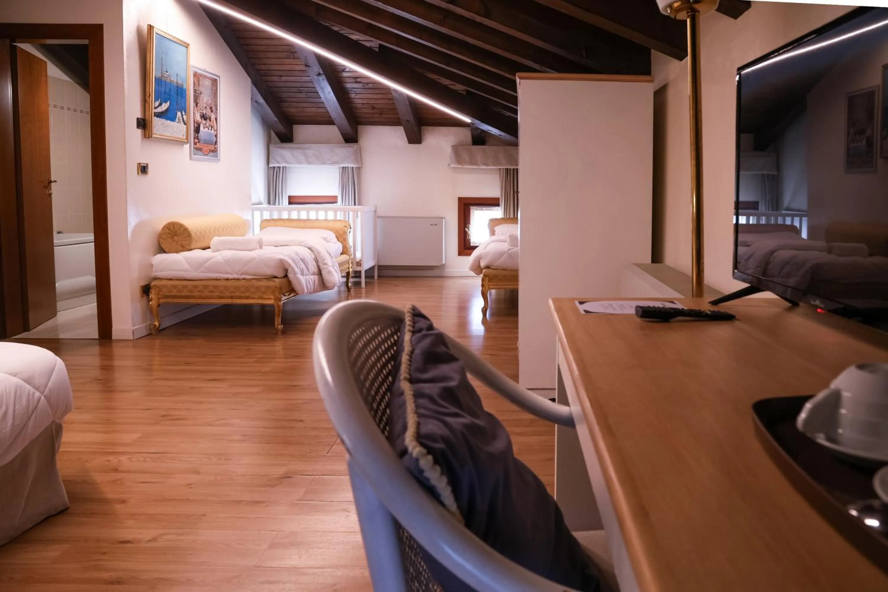 Photo of the whole room, Bed in Hotel Villa Sara