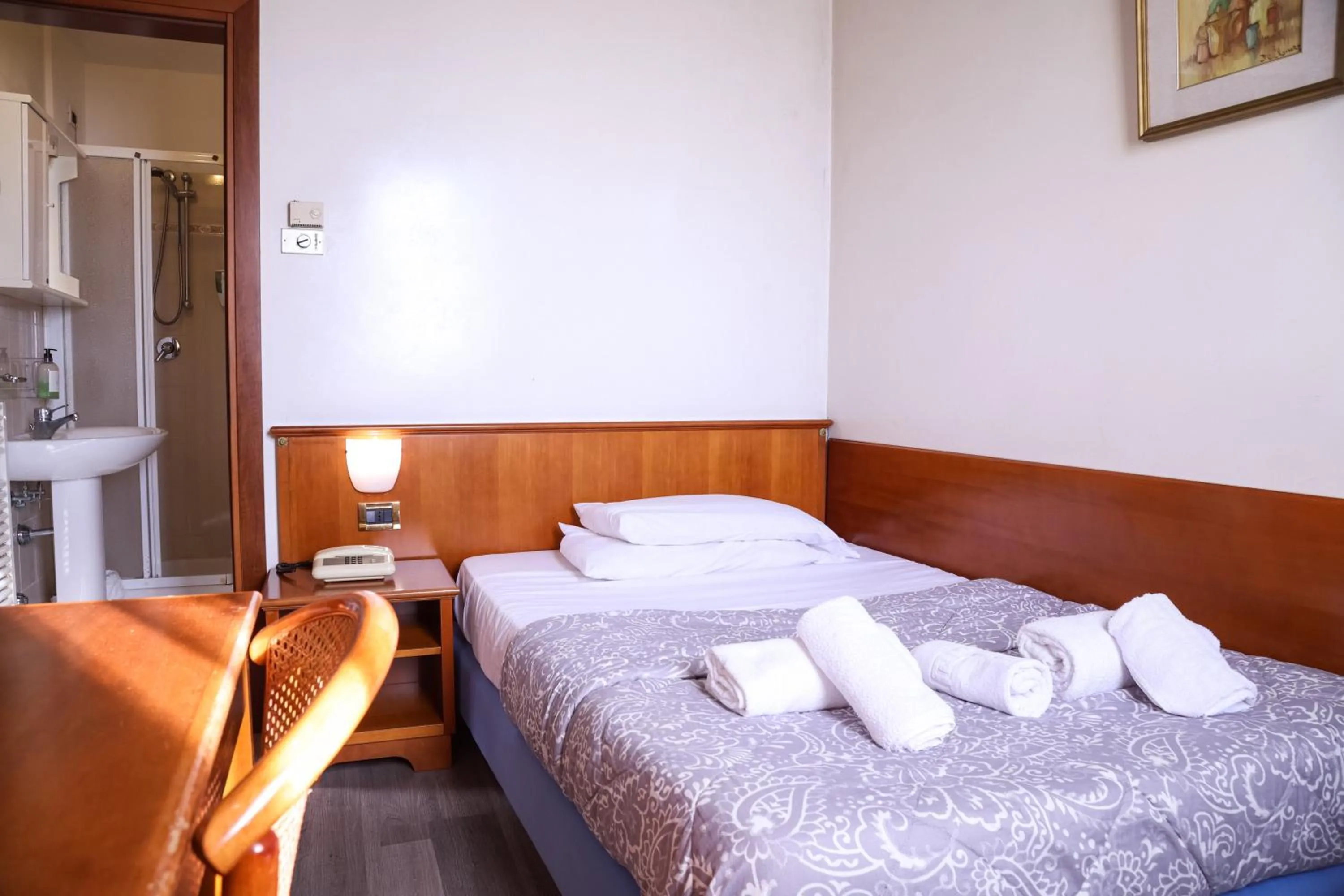 Photo of the whole room, Bed in Hotel Villa Sara