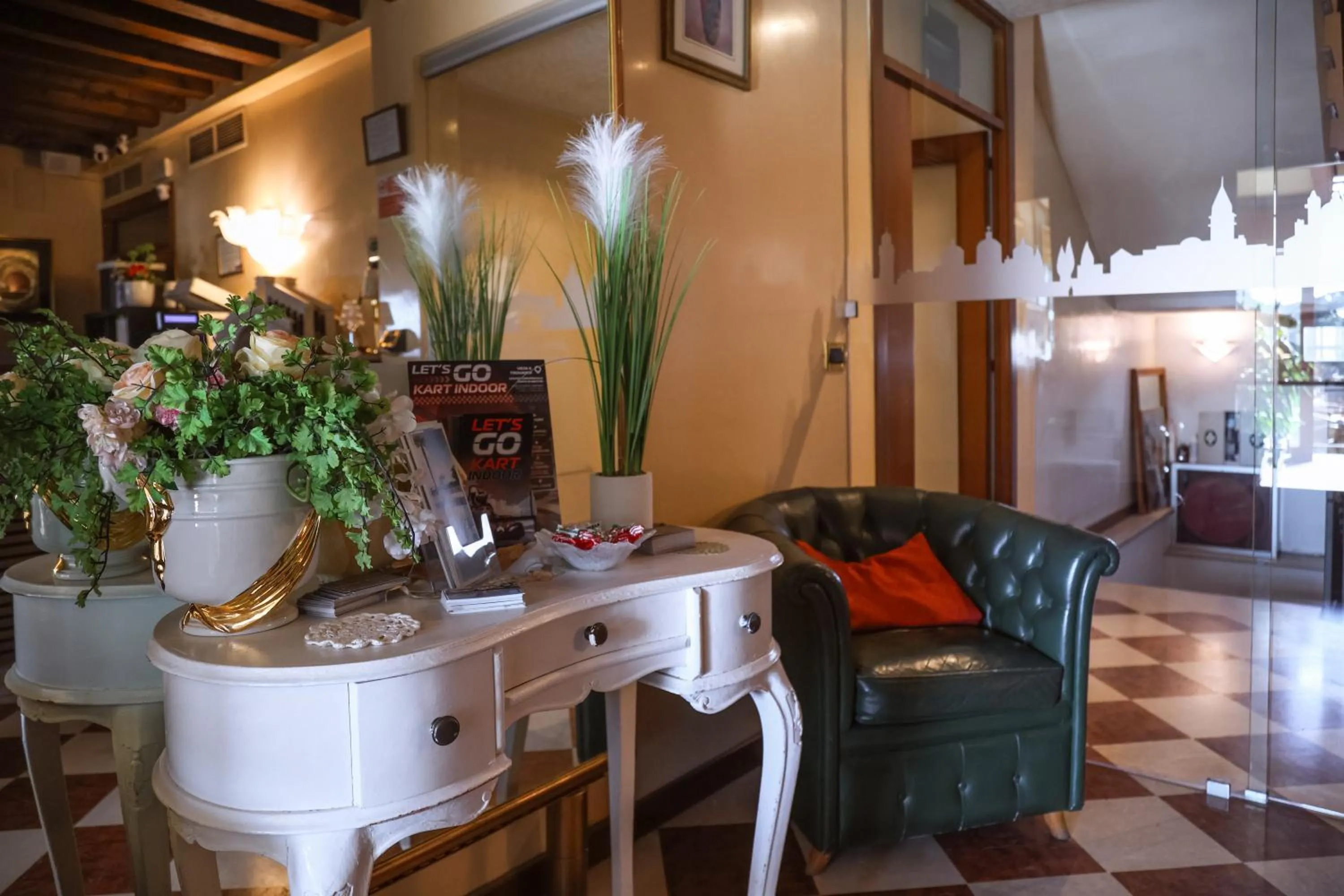 Seating area in Hotel Villa Sara