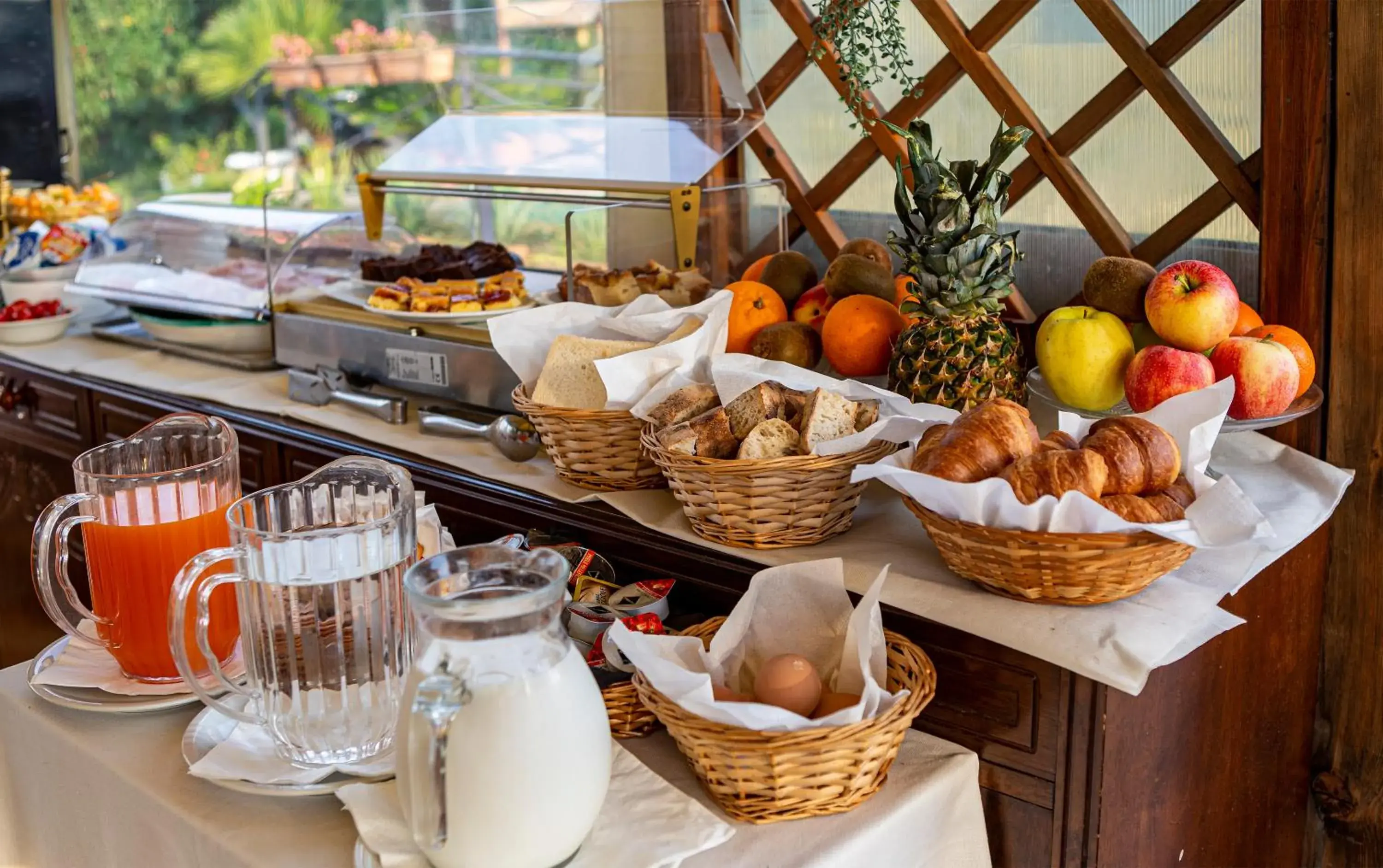 Breakfast in Hotel Villa Sara