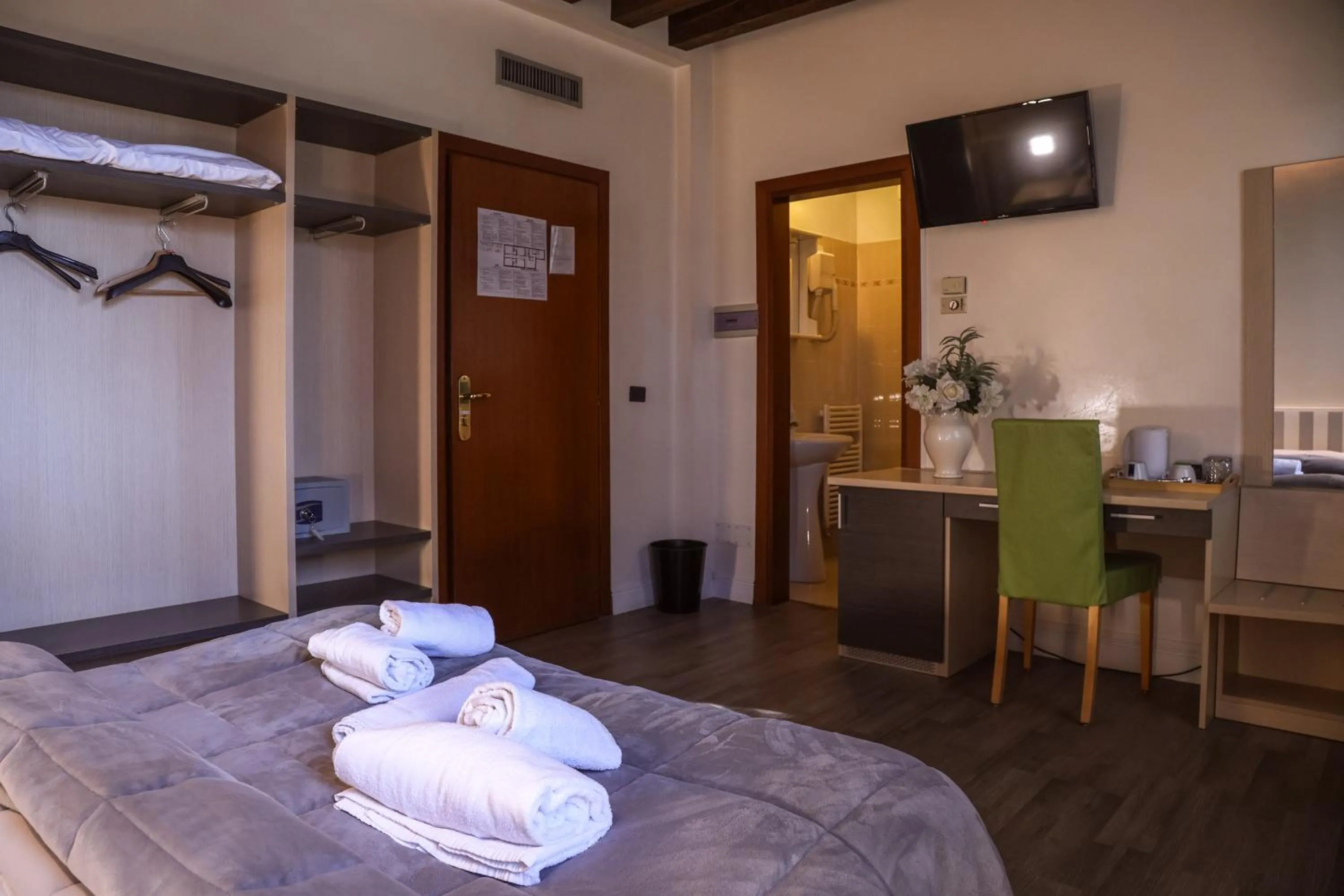 Bed in Hotel Villa Sara