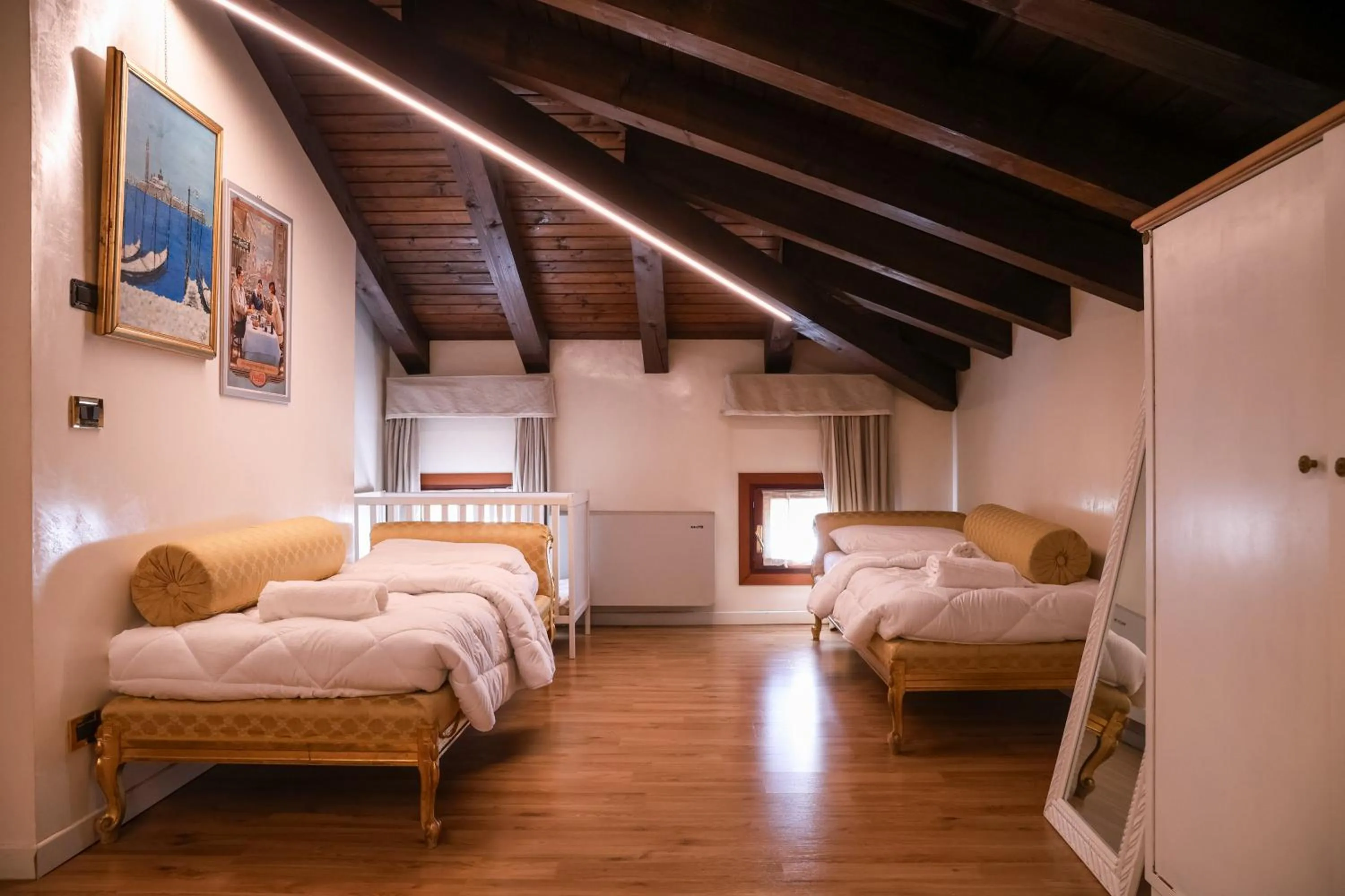 Photo of the whole room, Bed in Hotel Villa Sara