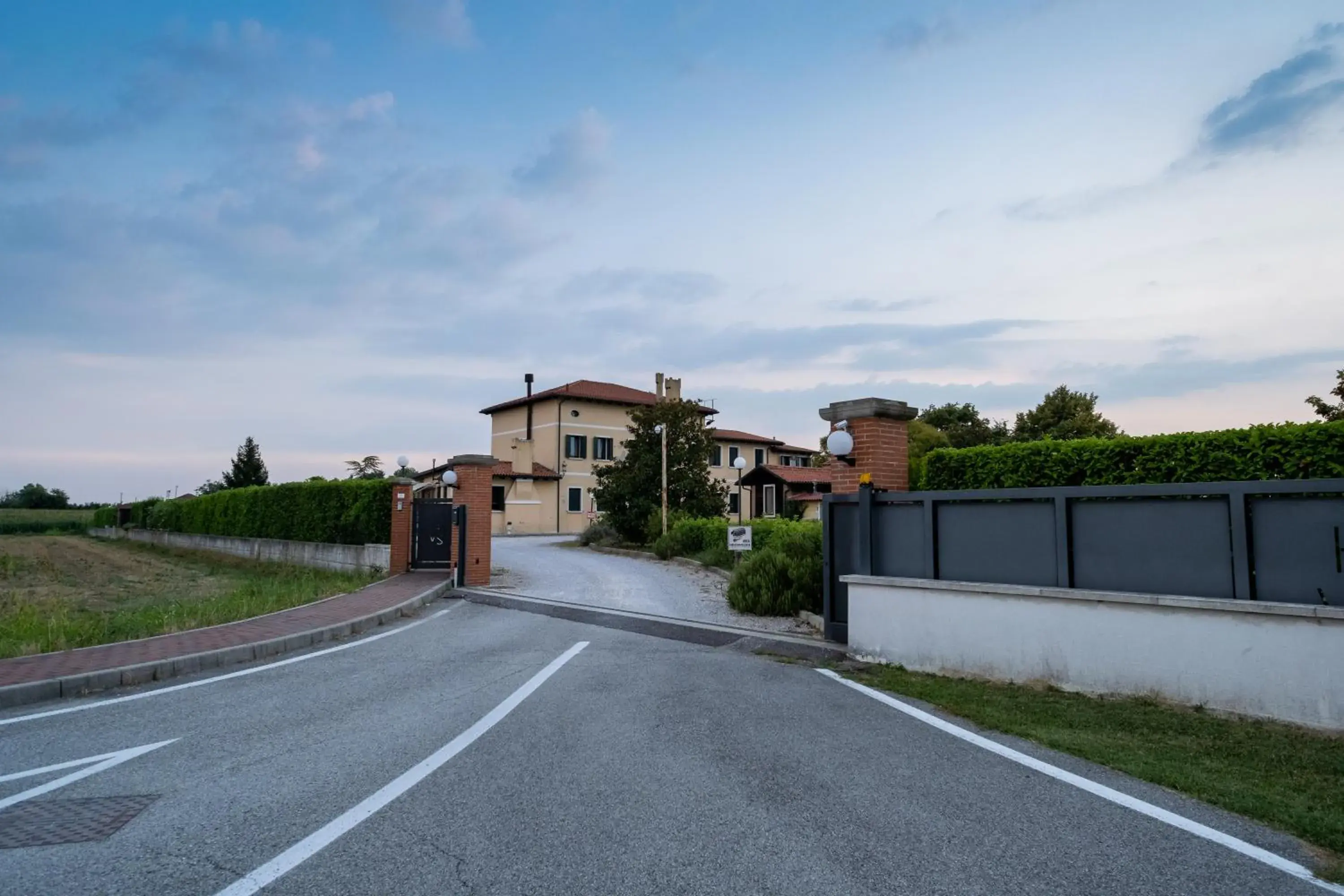 Facade/entrance in Hotel Villa Sara