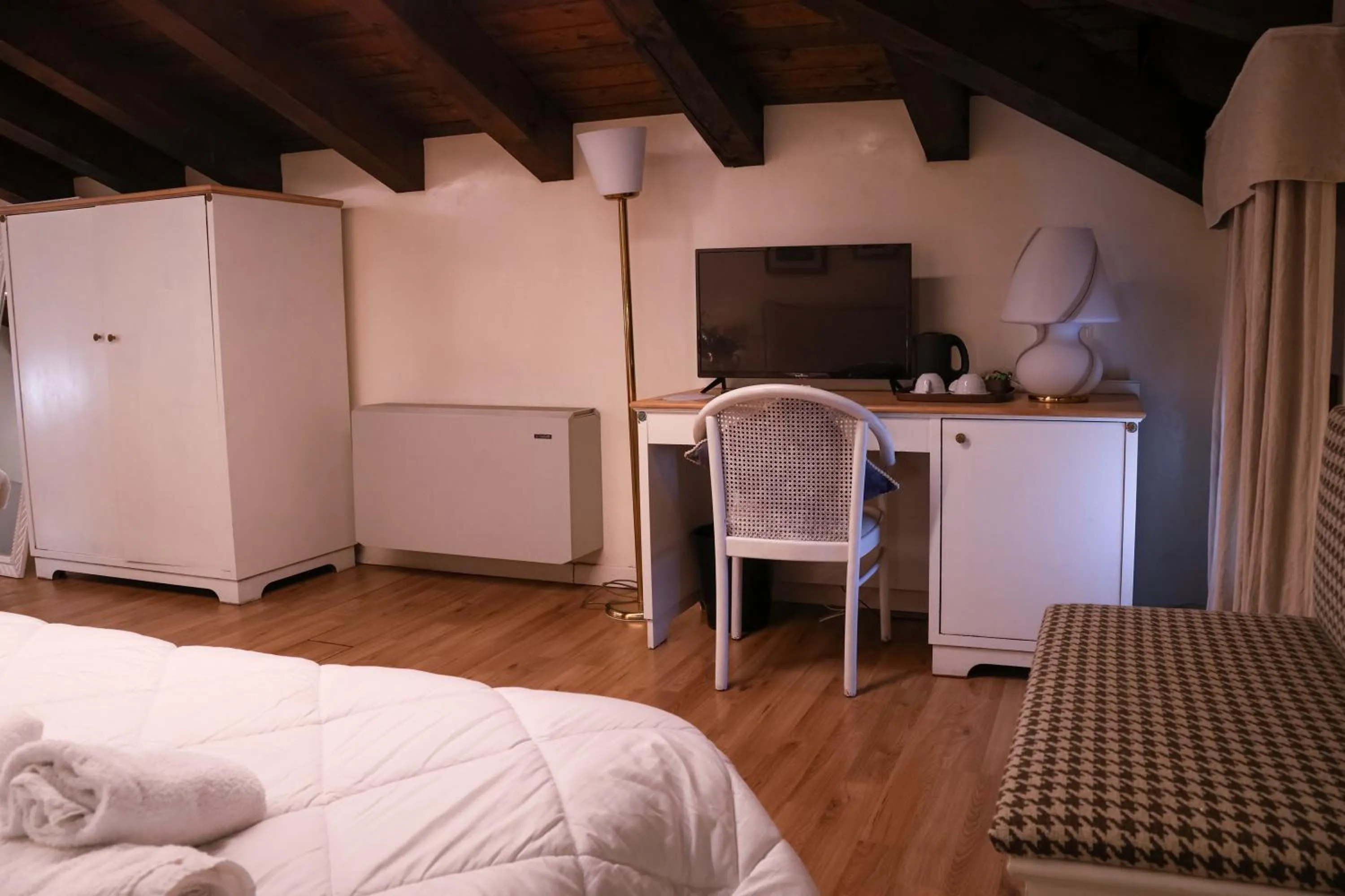 Photo of the whole room, Bed in Hotel Villa Sara