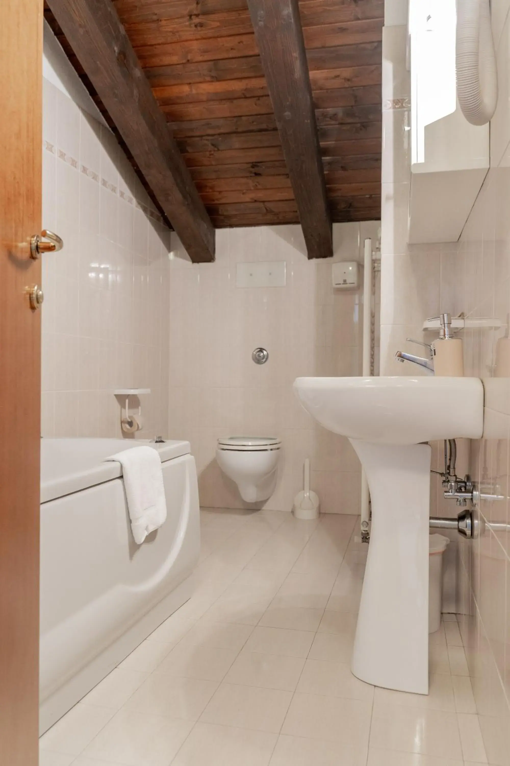 Bathroom in Hotel Villa Sara