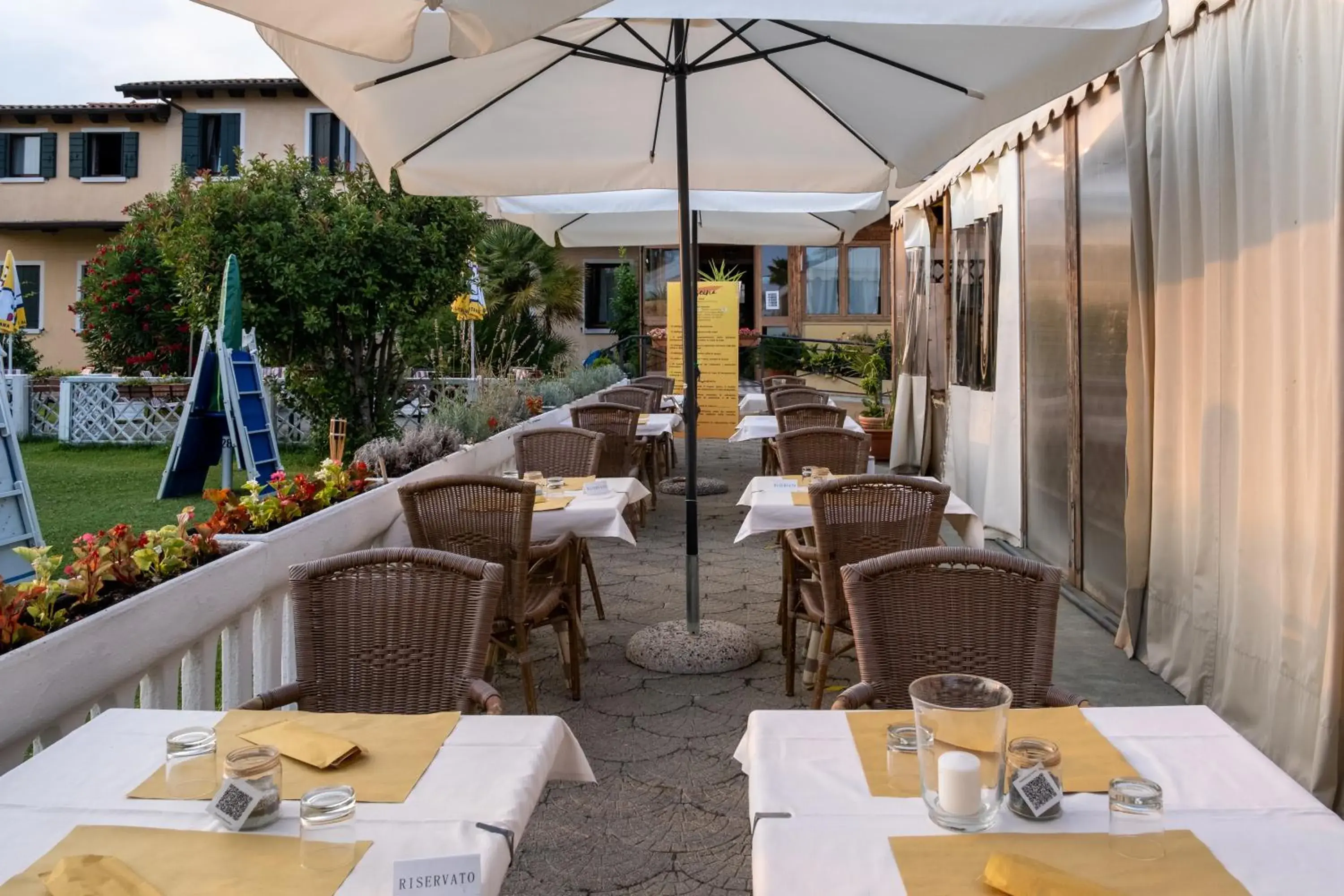 Meals, Restaurant/Places to Eat in Hotel Villa Sara