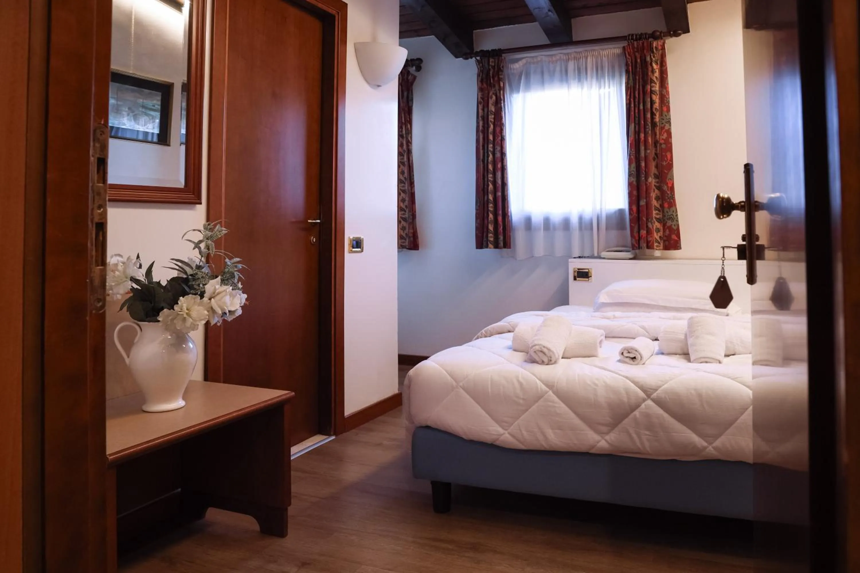 Photo of the whole room, Bed in Hotel Villa Sara