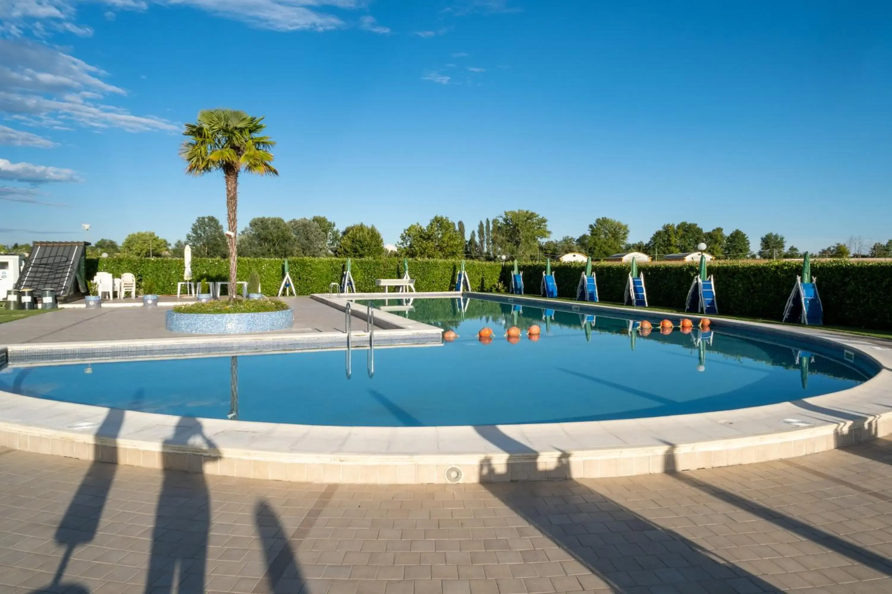 Swimming Pool in Hotel Villa Sara