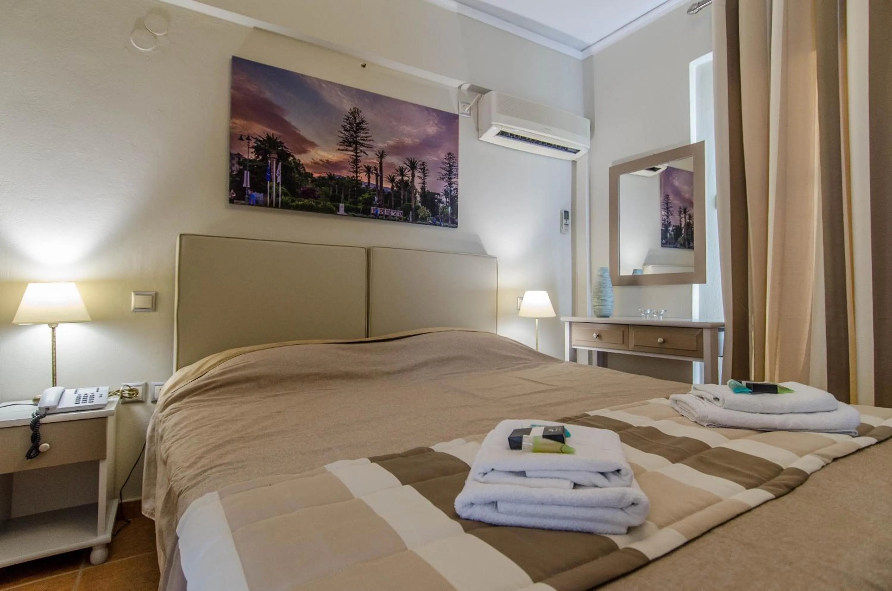 Bed in Plaka Studios