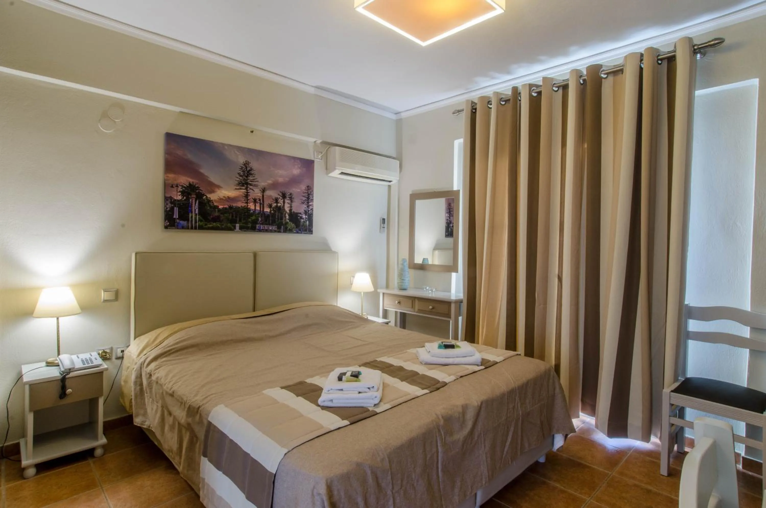 Bed in Plaka Studios