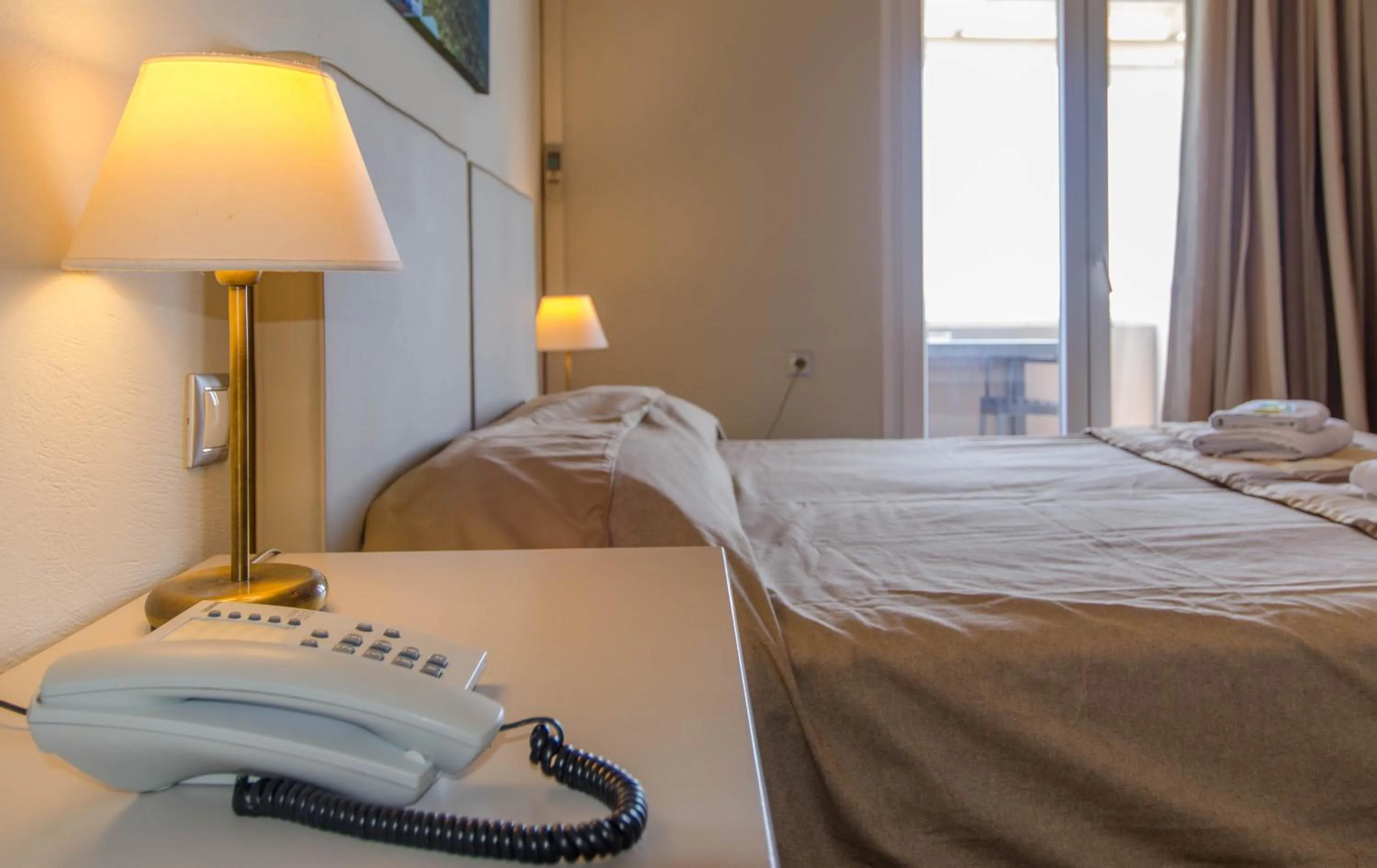 Photo of the whole room, Bed in Plaka Studios