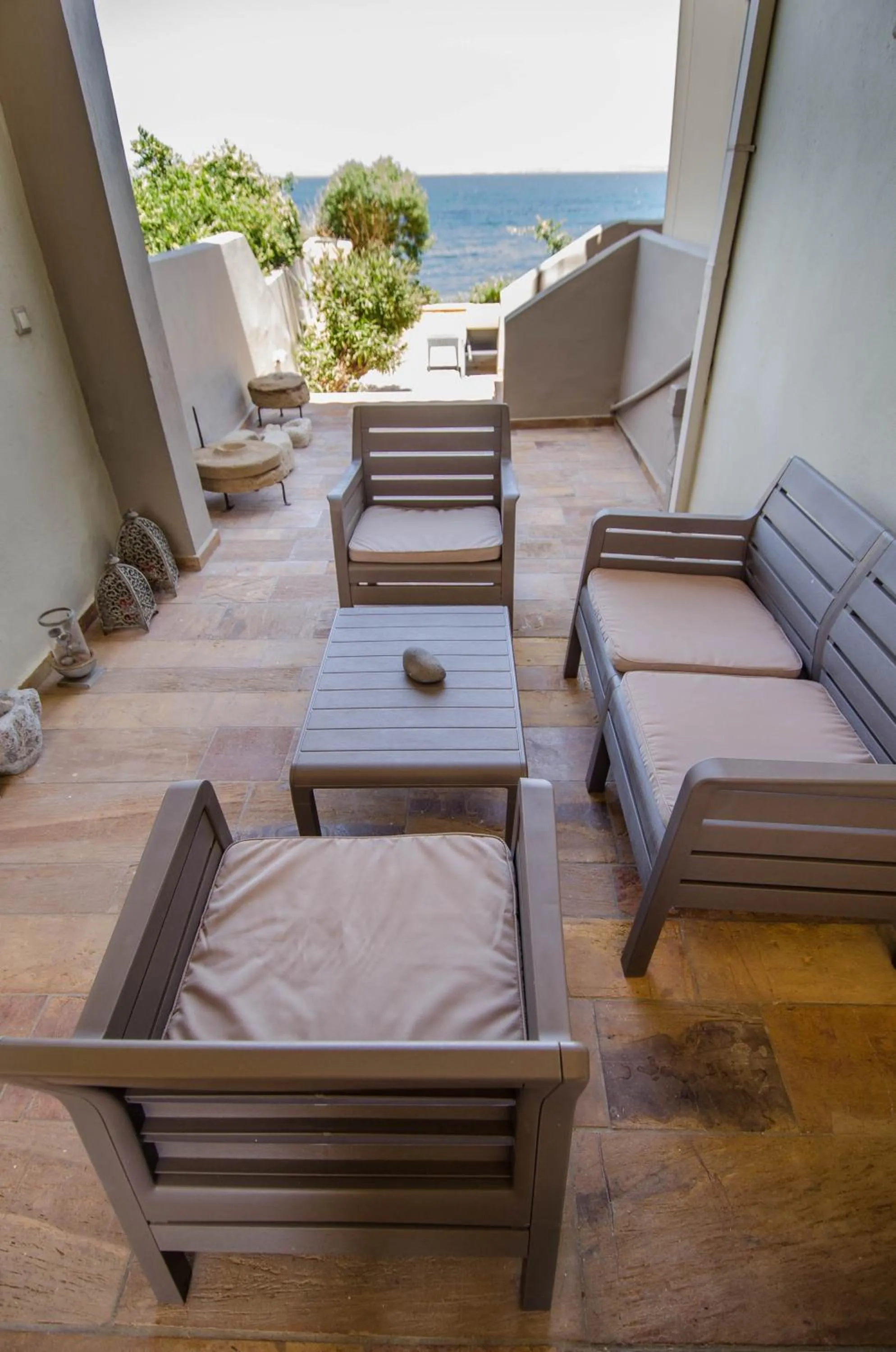 Seating area in Plaka Studios