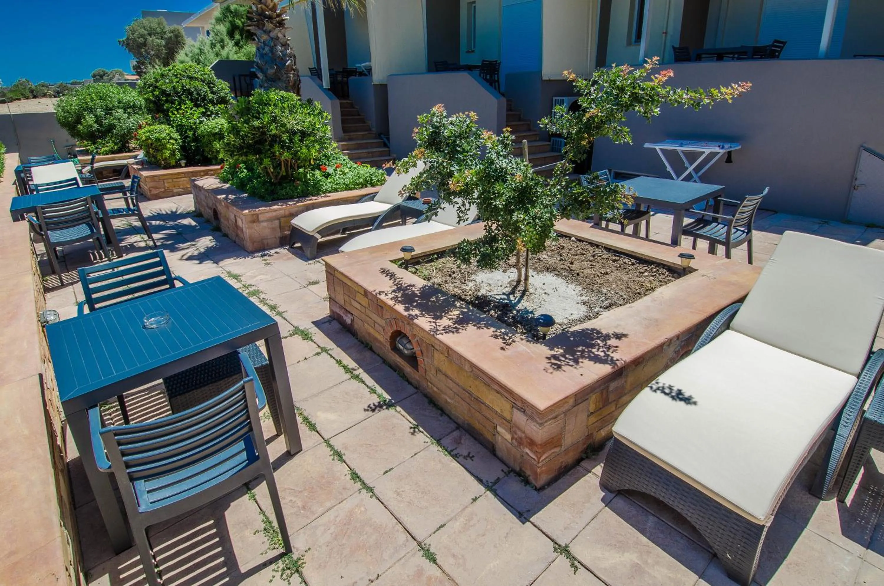 Garden in Plaka Studios