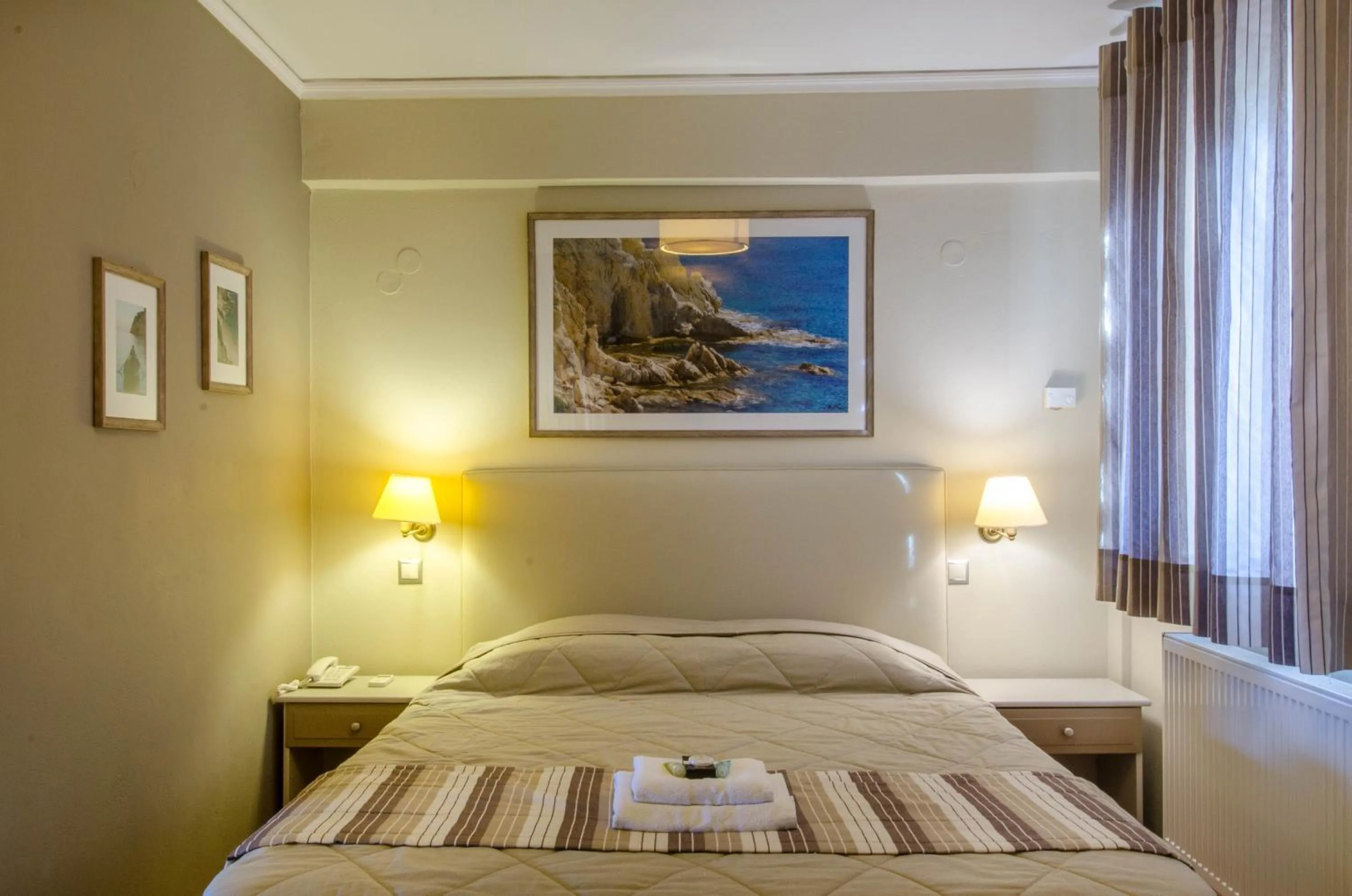 Bed in Plaka Studios