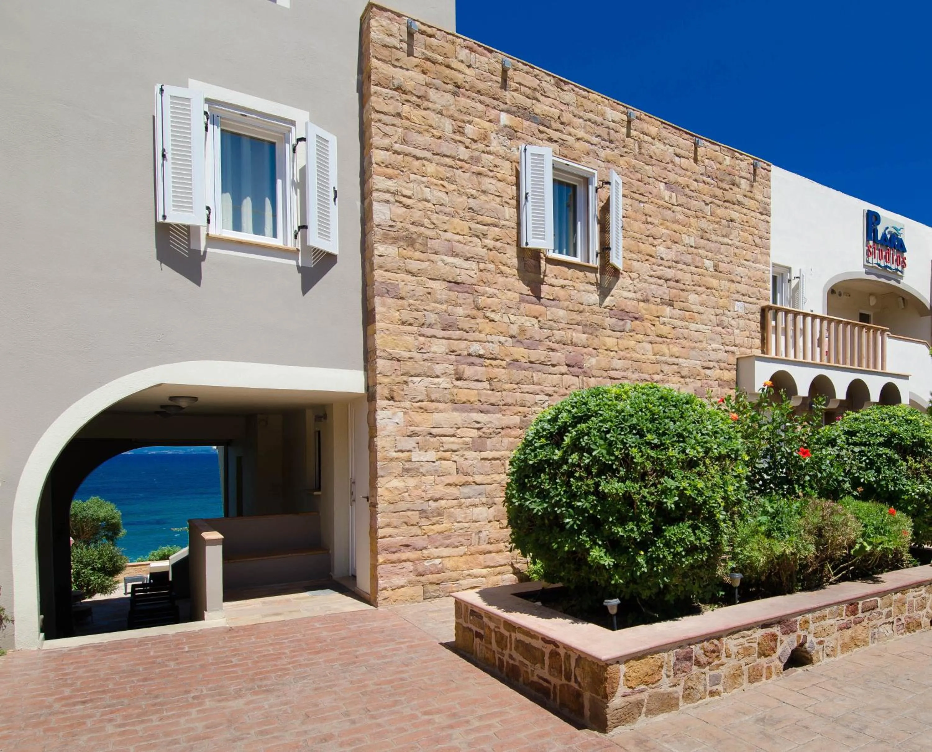 Property building in Plaka Studios