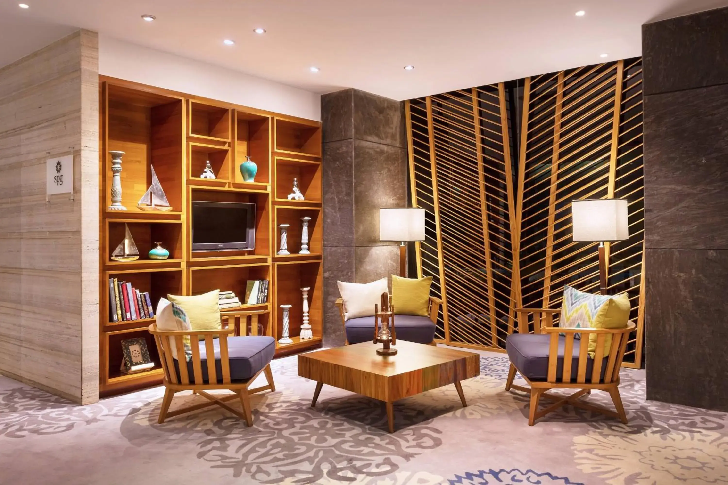 Lounge or bar in Four Points By Sheraton Visakhapatnam Lounge or bar in Four Points By Sheraton Visakhapatnam