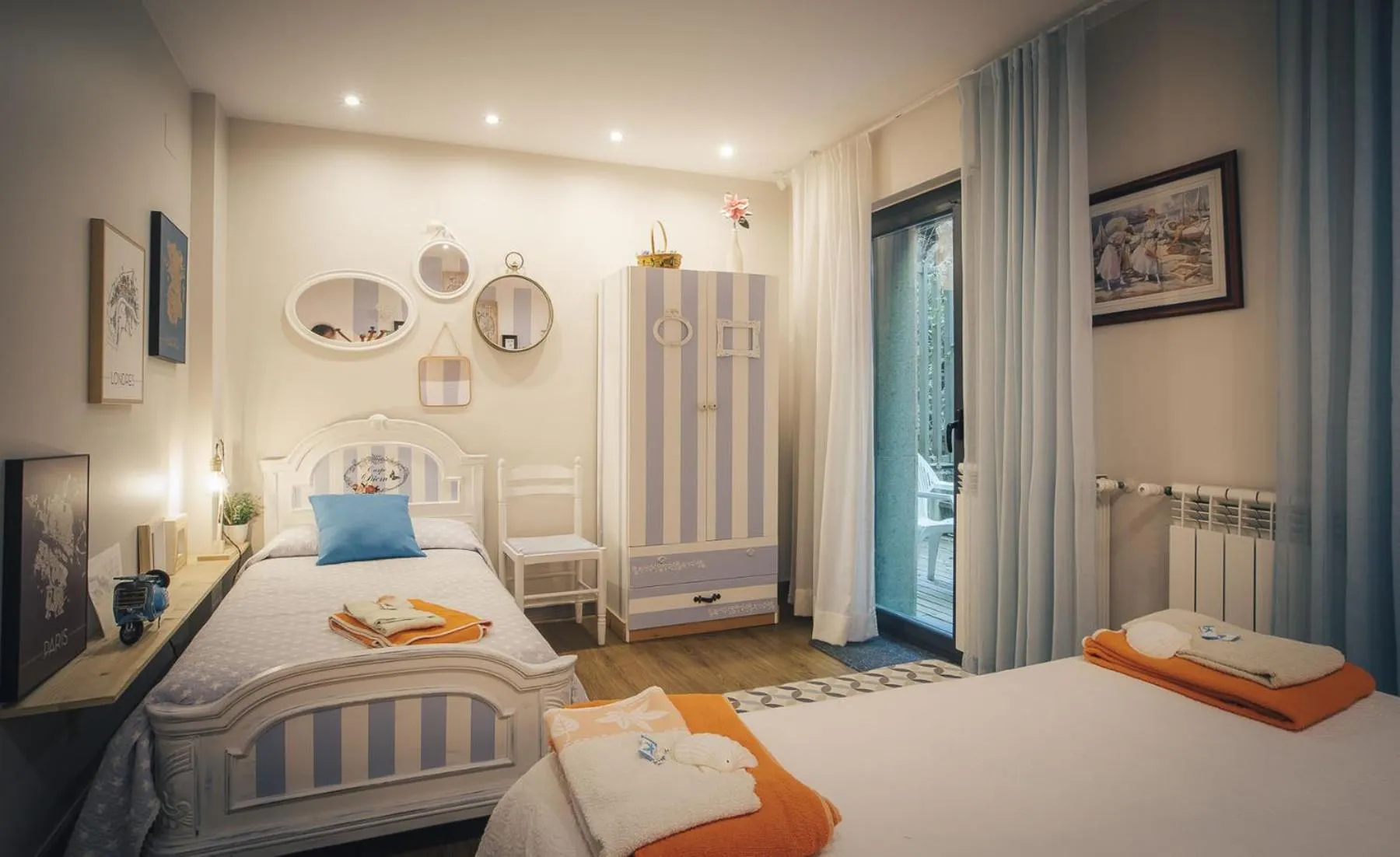 Photo of the whole room, Bed in Casa Ferran, amplias habitaciones y apartamentos de montaña