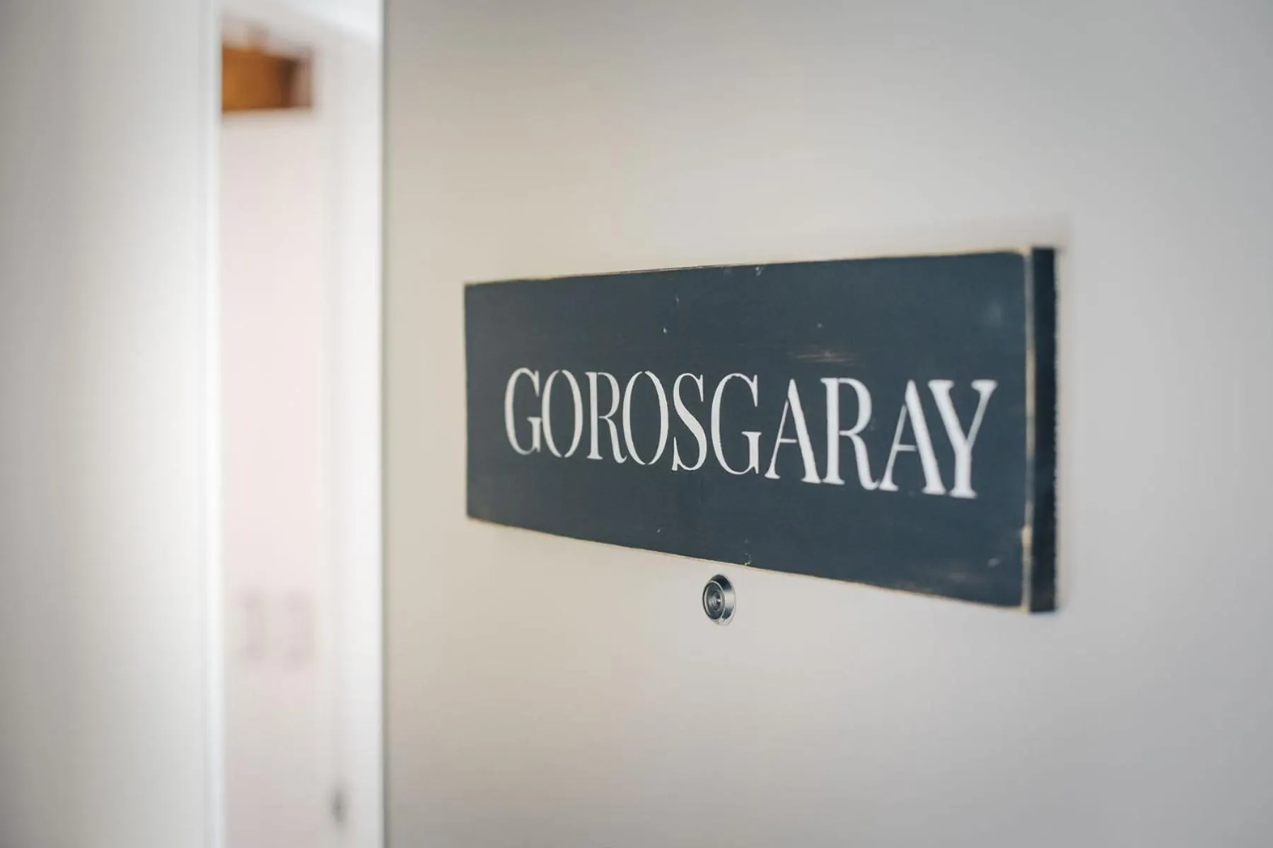 Logo/Certificate/Sign in Casa Ferran, amplias habitaciones y apartamentos de montaña