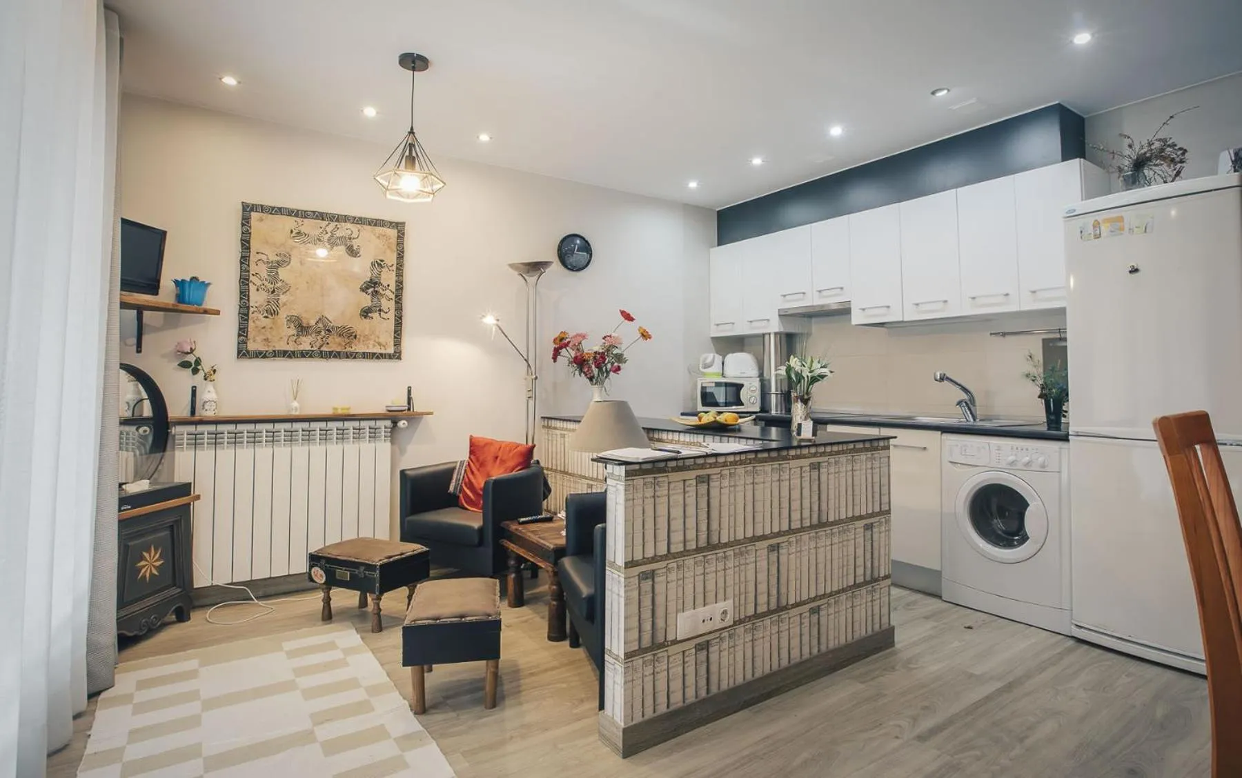 Living room in Casa Ferran, amplias habitaciones y apartamentos de montaña