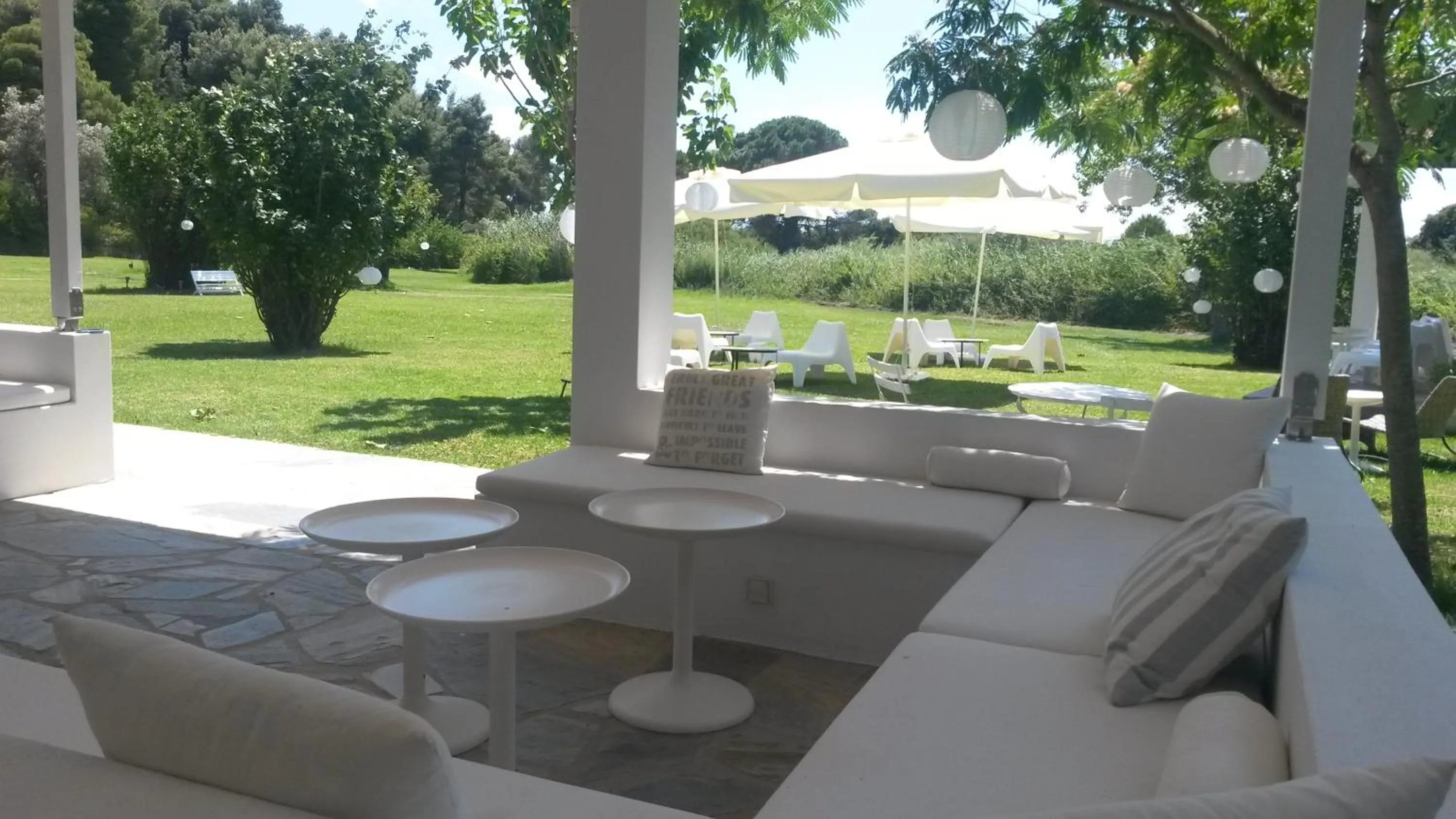 Communal lounge/ TV room in Skiathos Holidays Suites & Villas