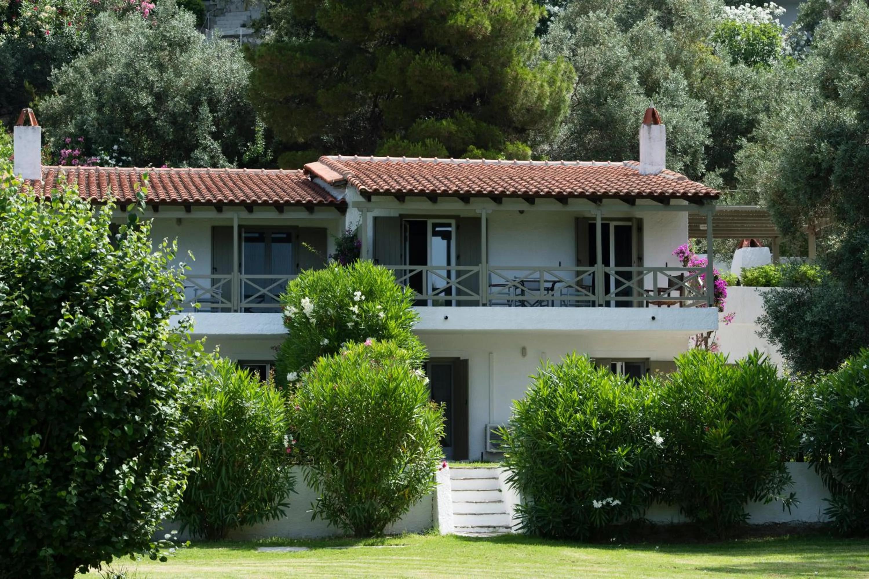 Facade/entrance in Skiathos Holidays Suites & Villas