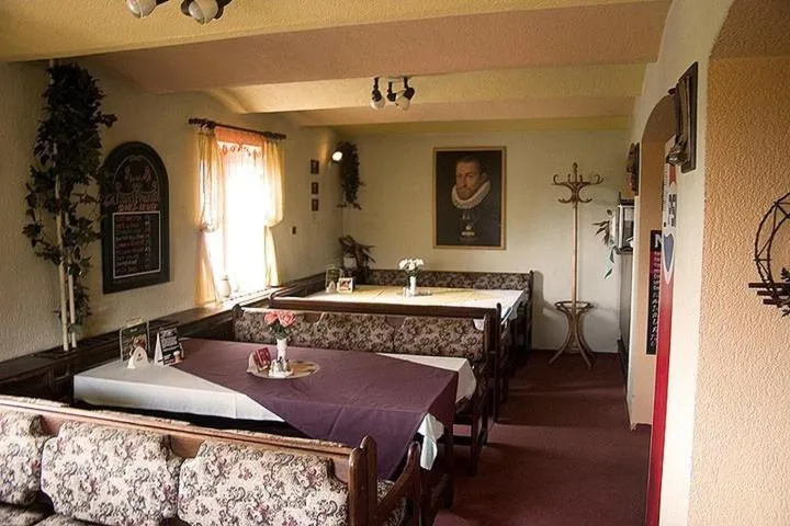 Restaurant/places to eat, Bed in Hotel-Penzion Johanka