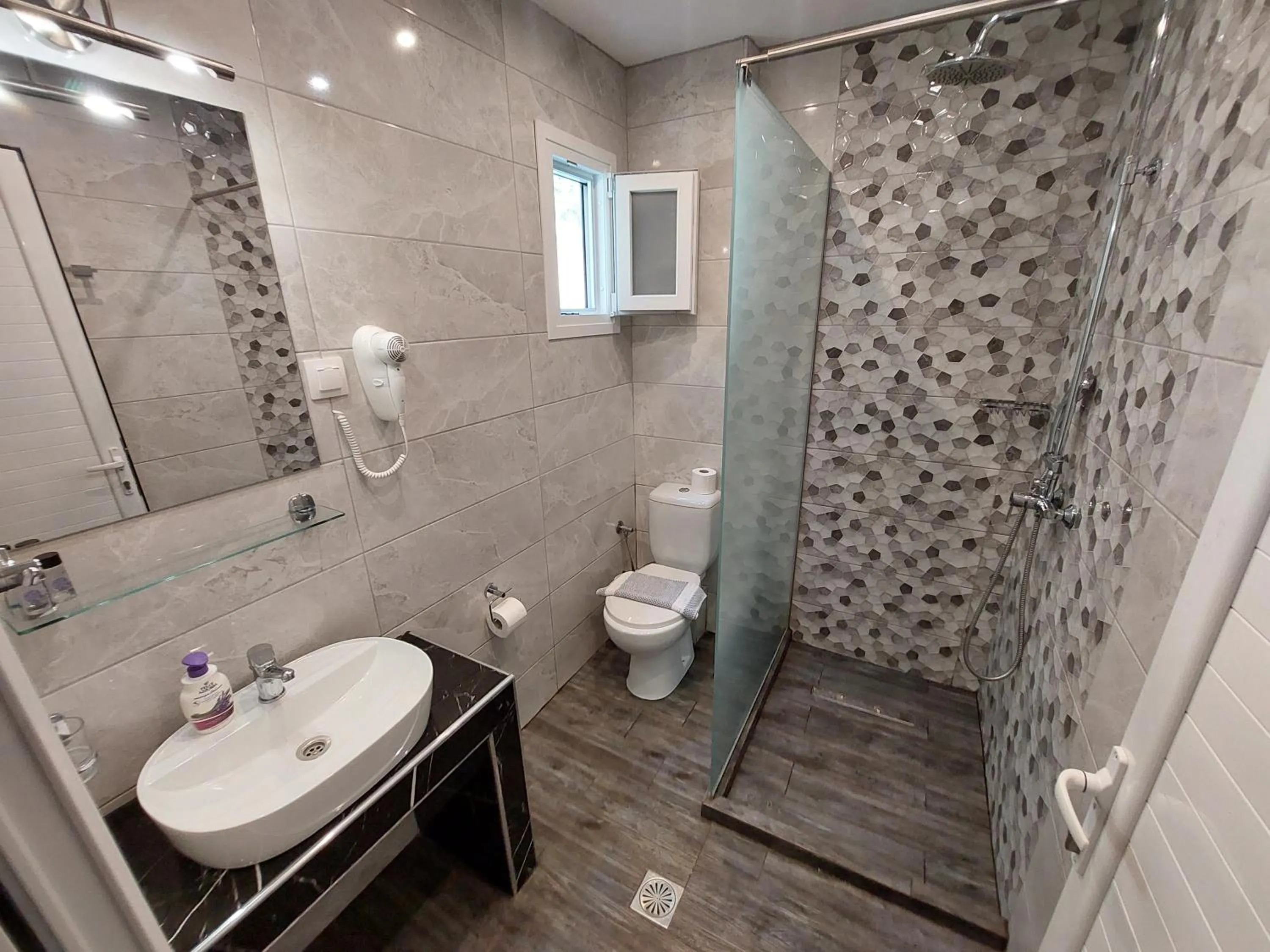 Toilet in Fengeros Village