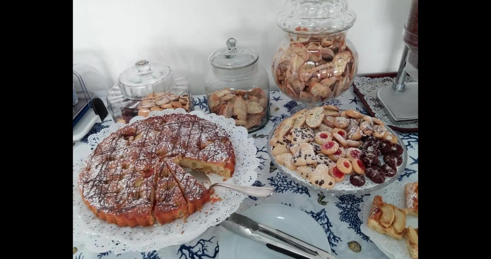 Buffet breakfast in Hotel La Roccia