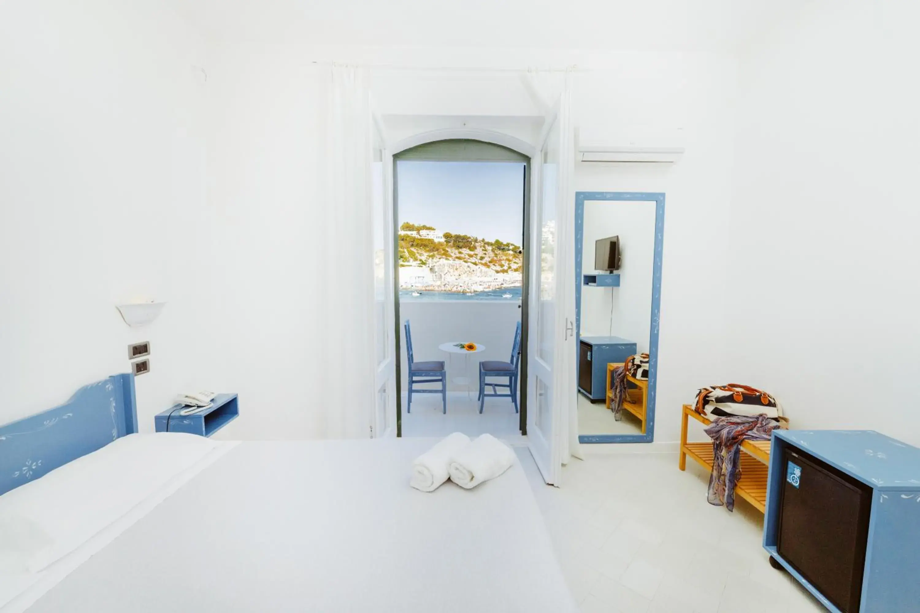 Superior Family Room in Hotel La Roccia Superior Family Room in Hotel La Roccia