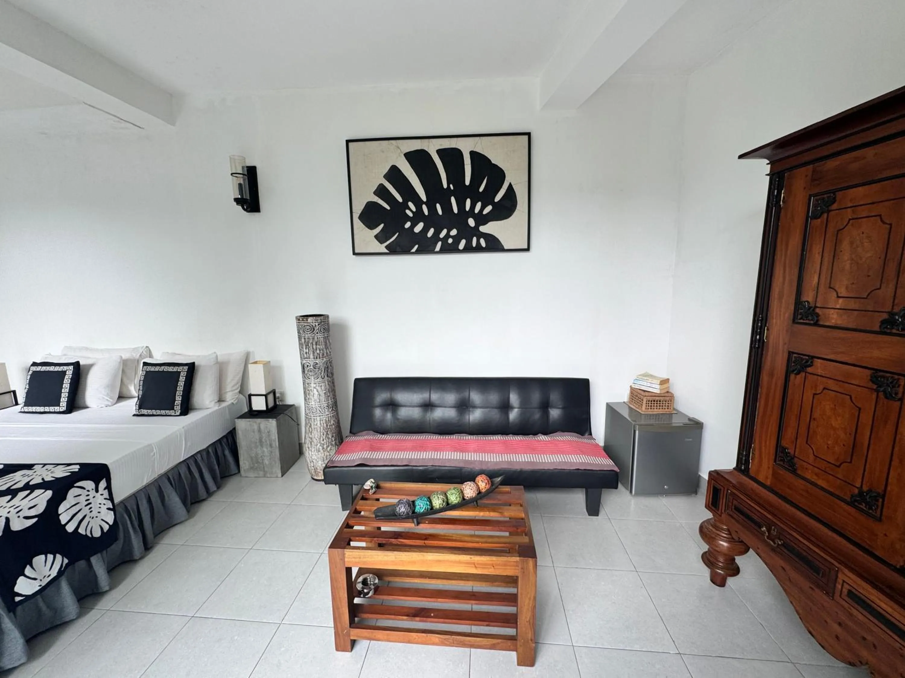 Photo of the whole room, Bed in Selyna Sky Terrace