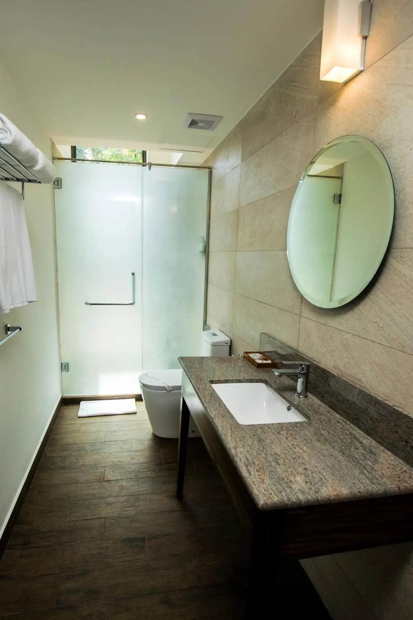 Bathroom in KAI Hikkaduwa Bathroom in KAI Hikkaduwa