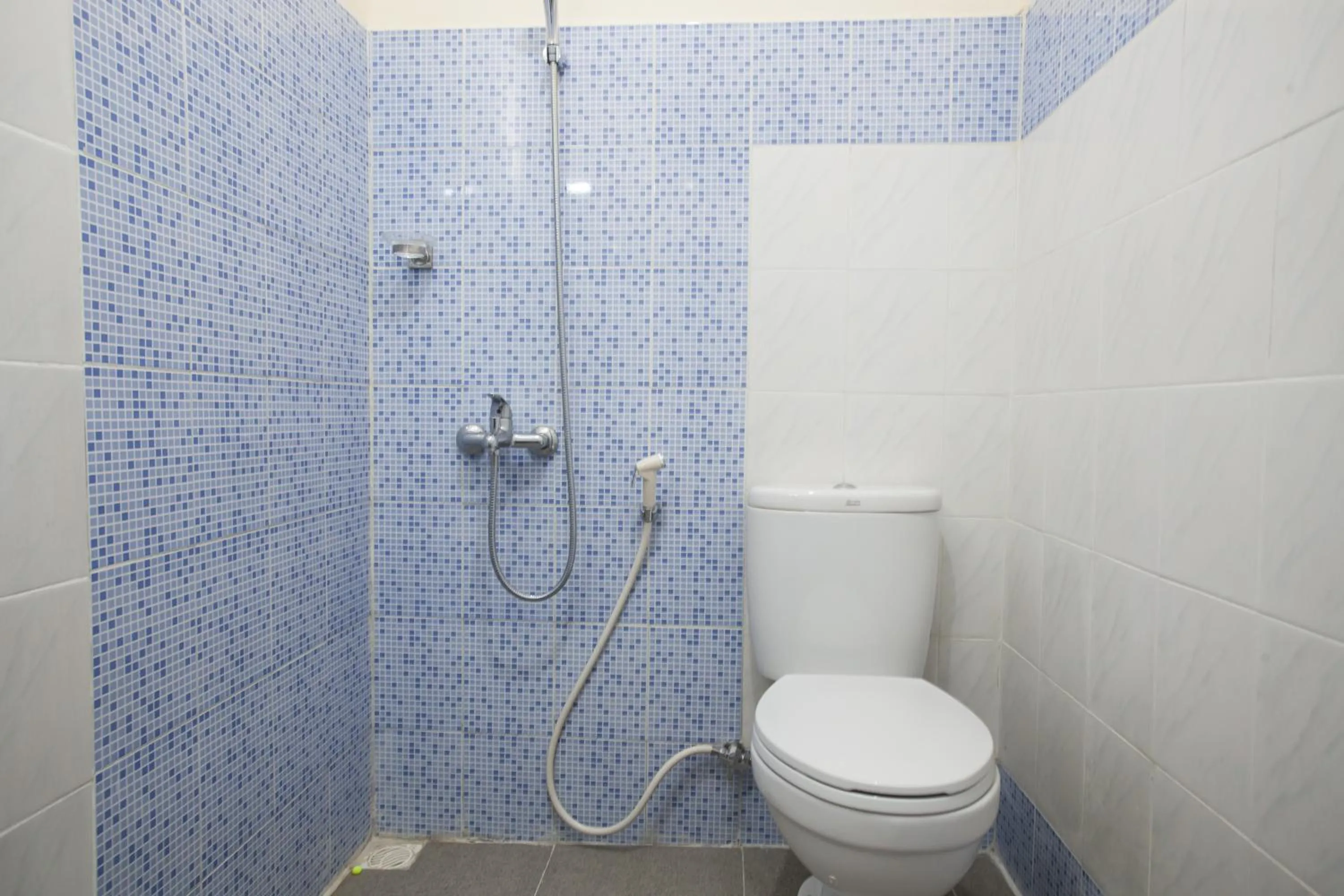 Bathroom in RedDoorz near Brawijaya University