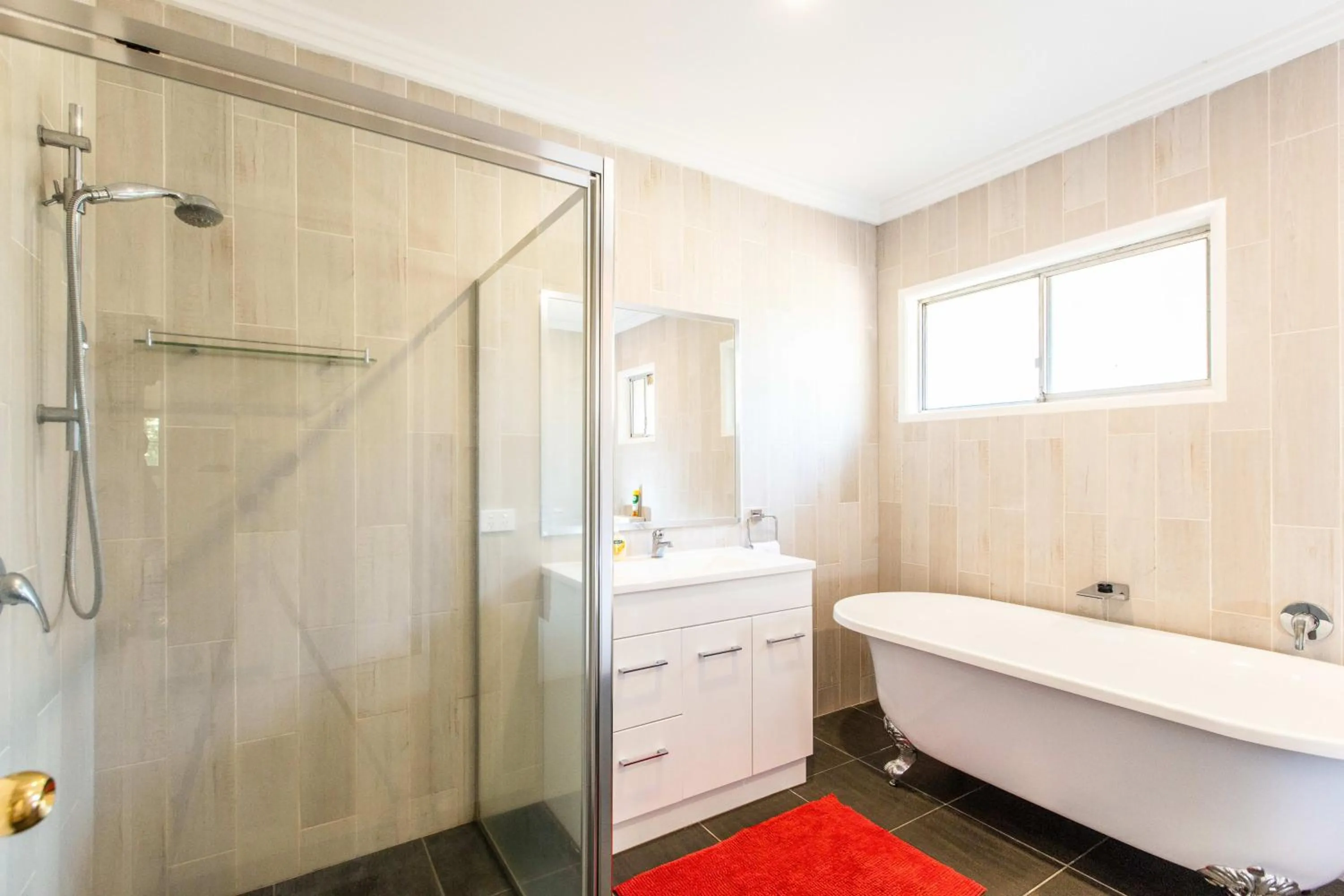Shower in Mason Winery