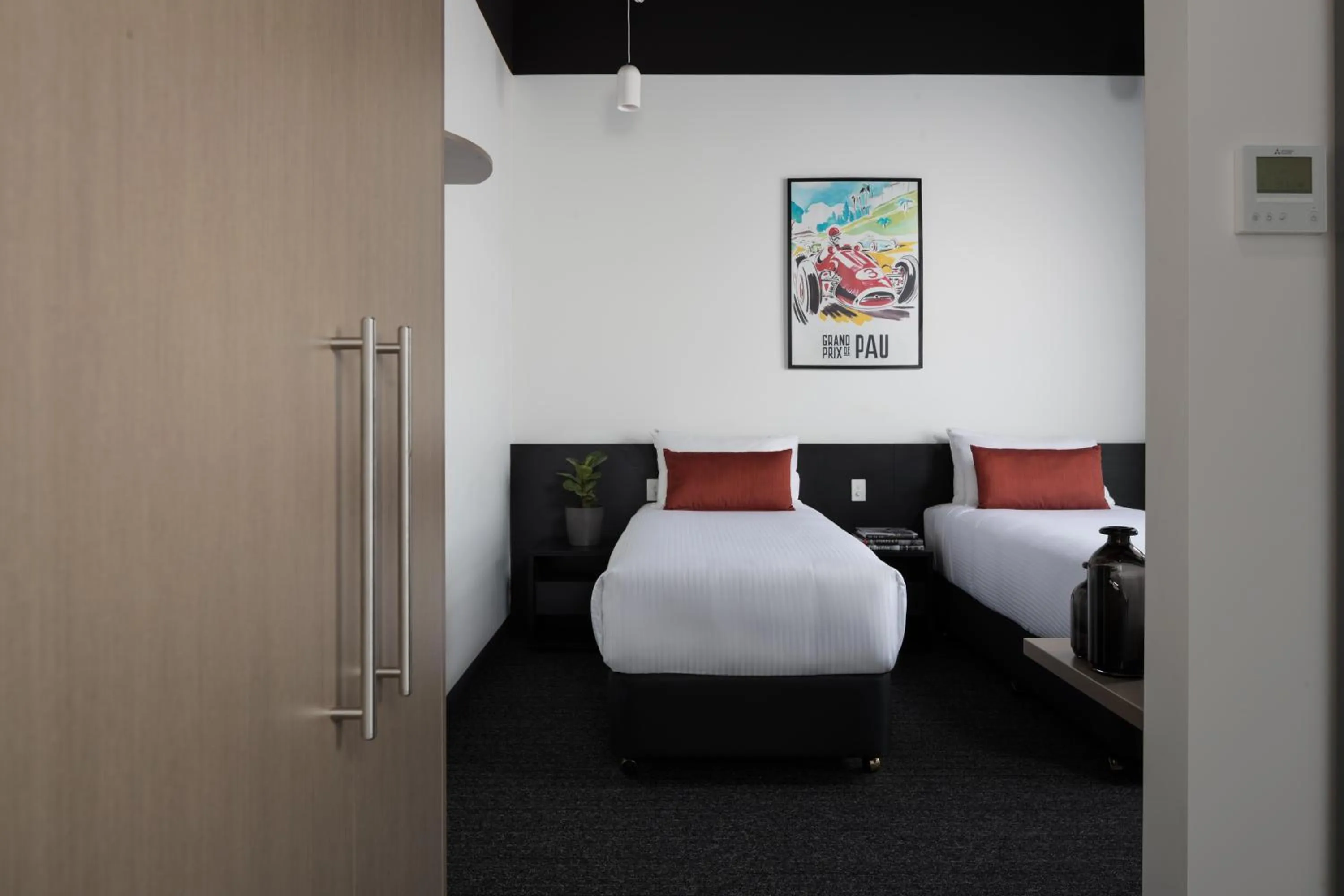 Bed in Rydges Pit Lane