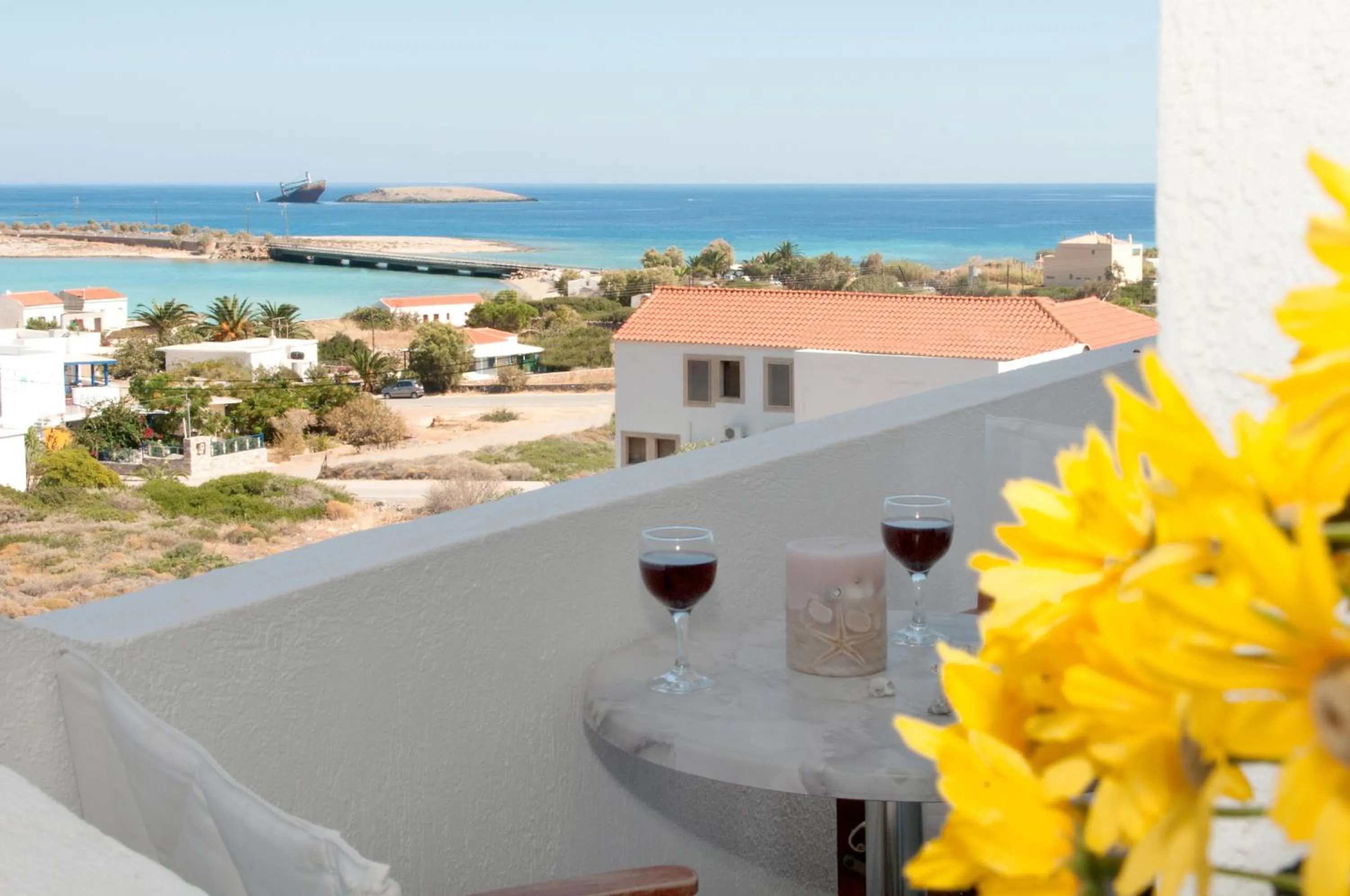 Alcoholic drinks in Maistrali Apartments