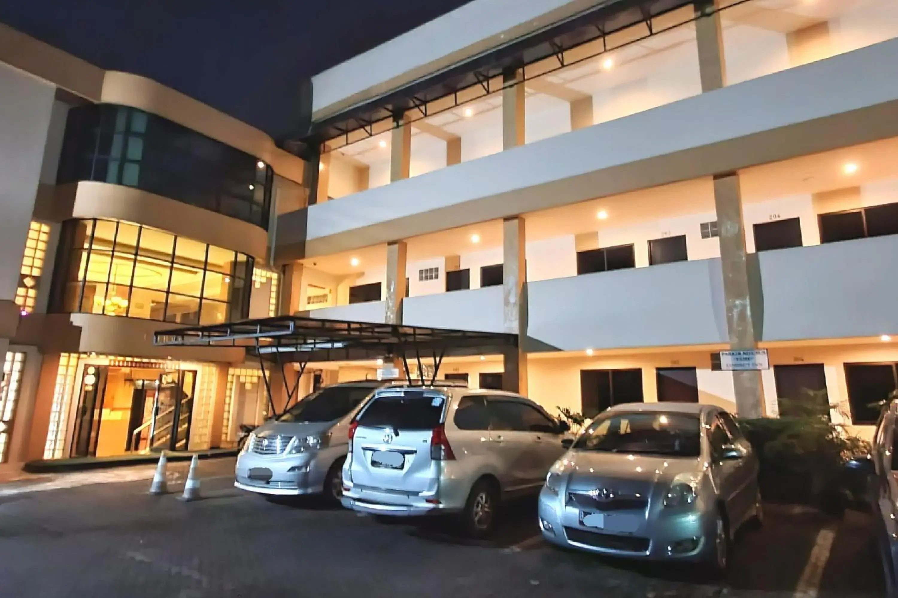 Property building in Jambrut Inn Property building in Jambrut Inn