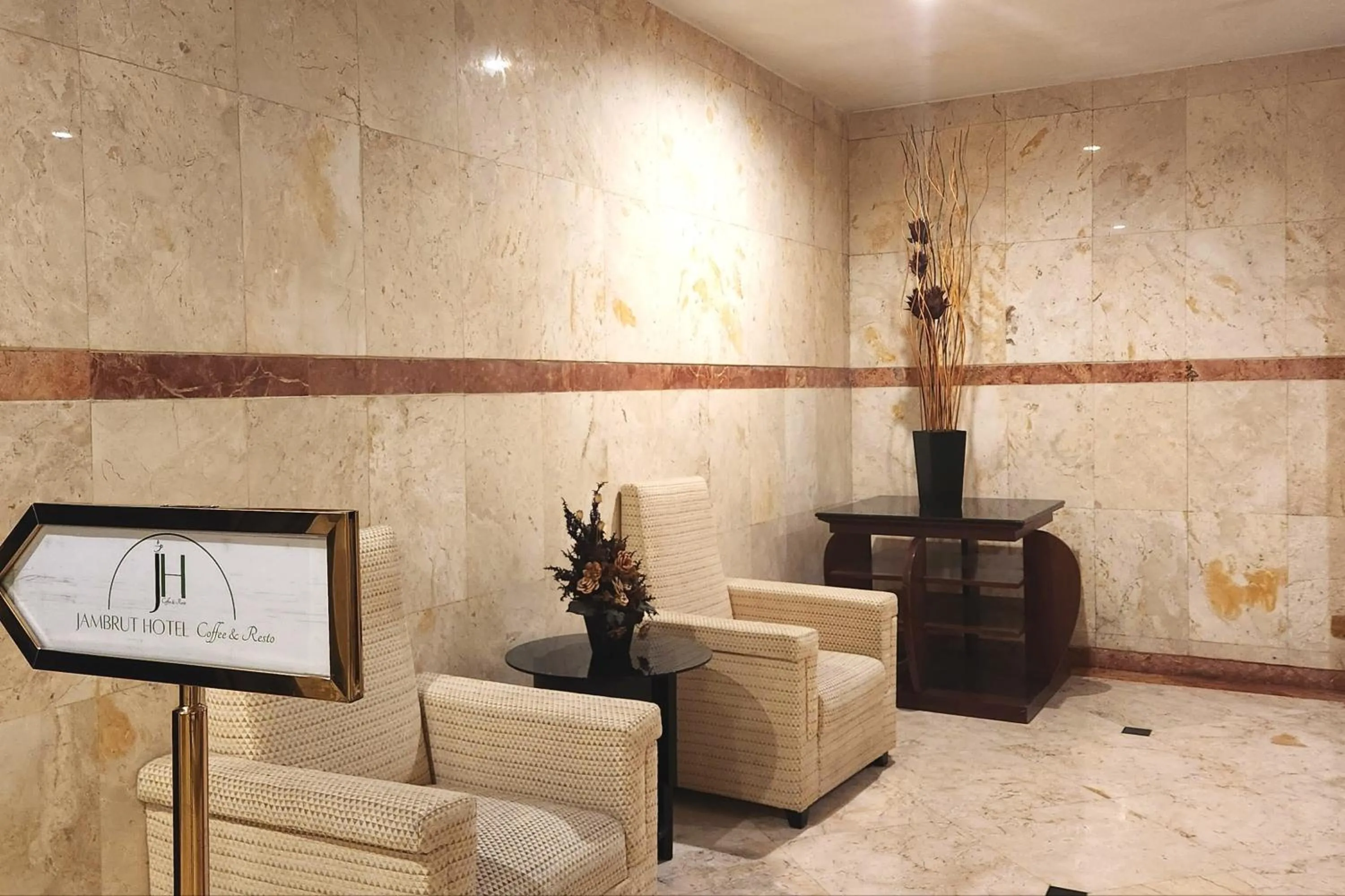 Lobby or reception in Jambrut Inn