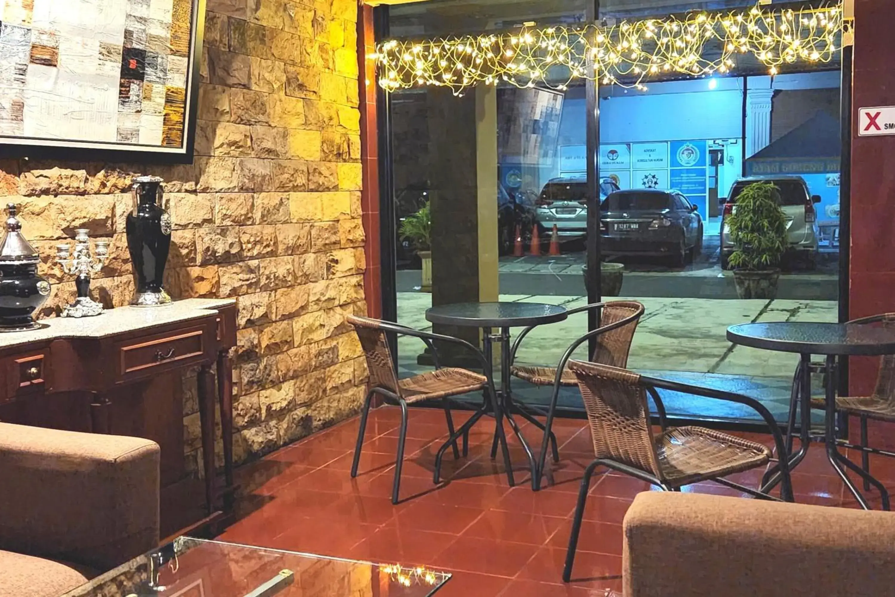 Restaurant/places to eat in Jambrut Inn Restaurant/places to eat in Jambrut Inn