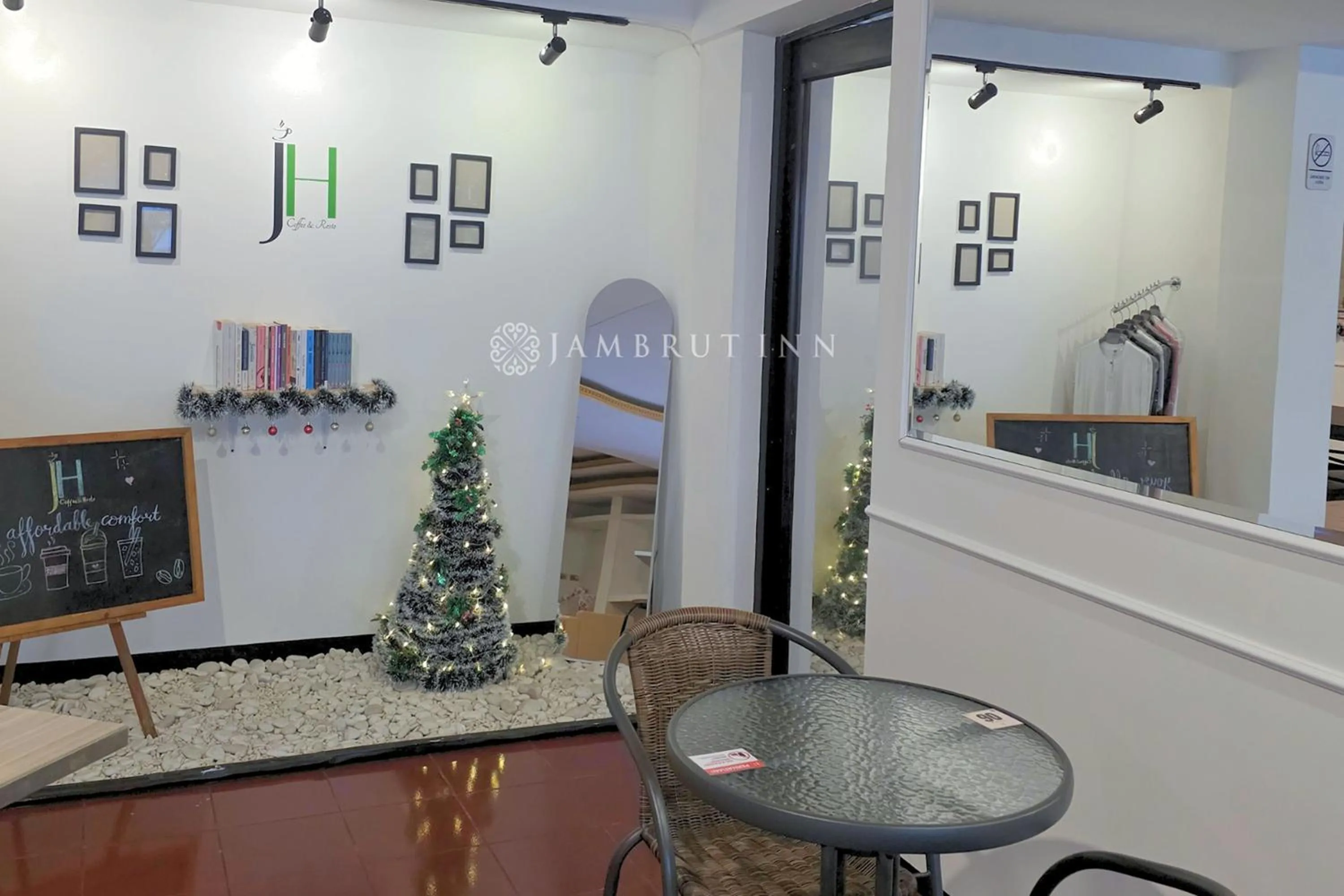 Area and facilities in Jambrut Inn