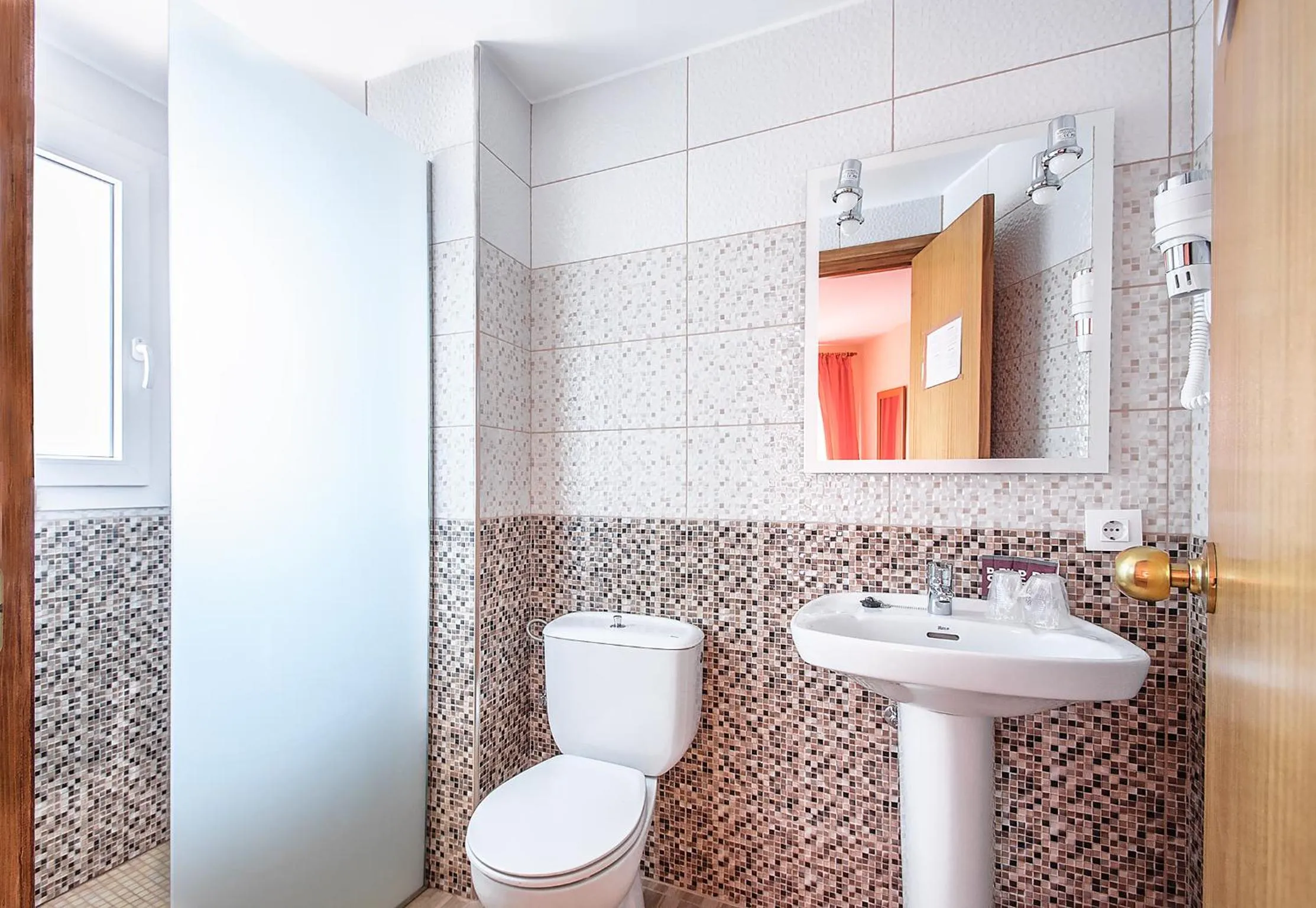 Shower in Hotel Silvia