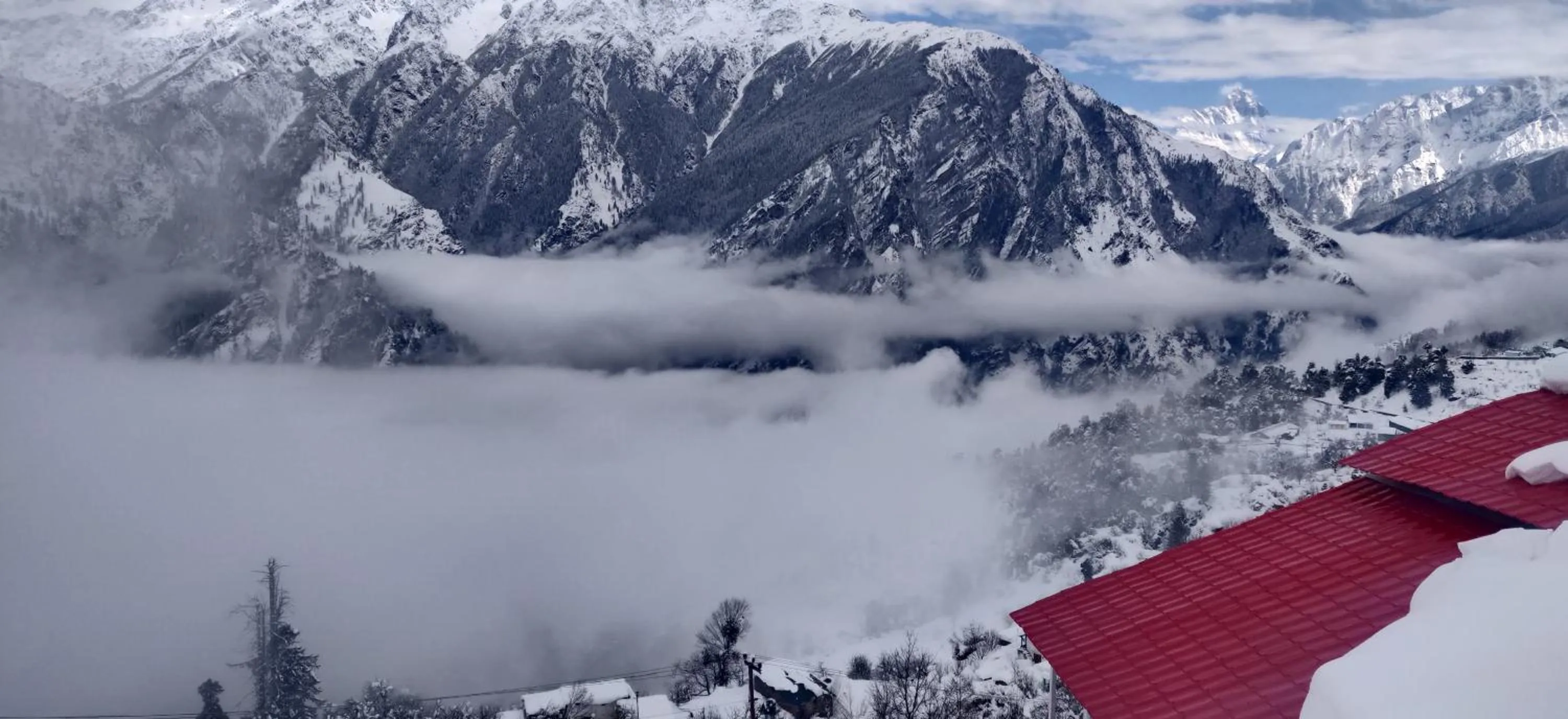 Property building in Mountain Rover Auli Resort