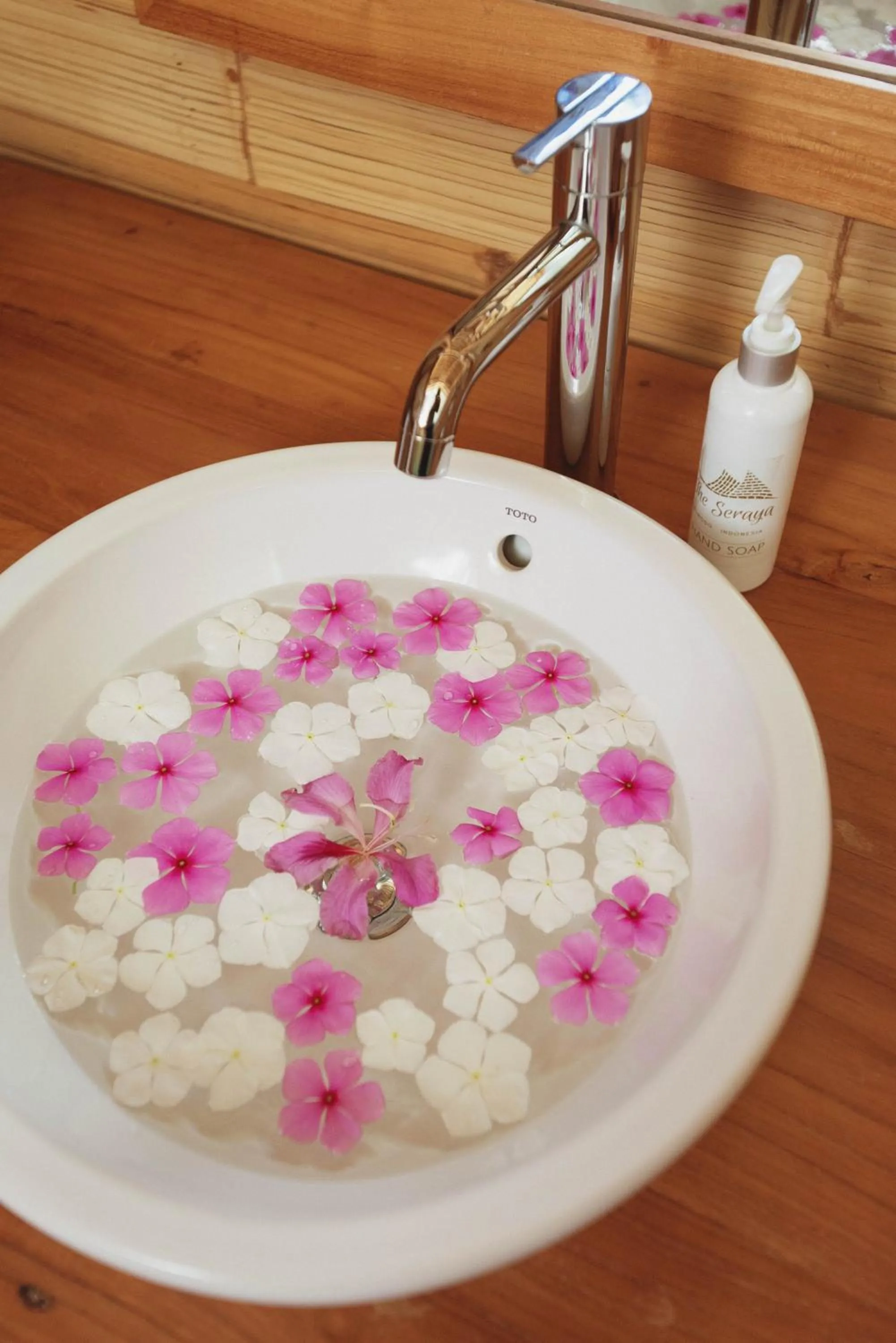 Bathroom in The Seraya Resort Komodo