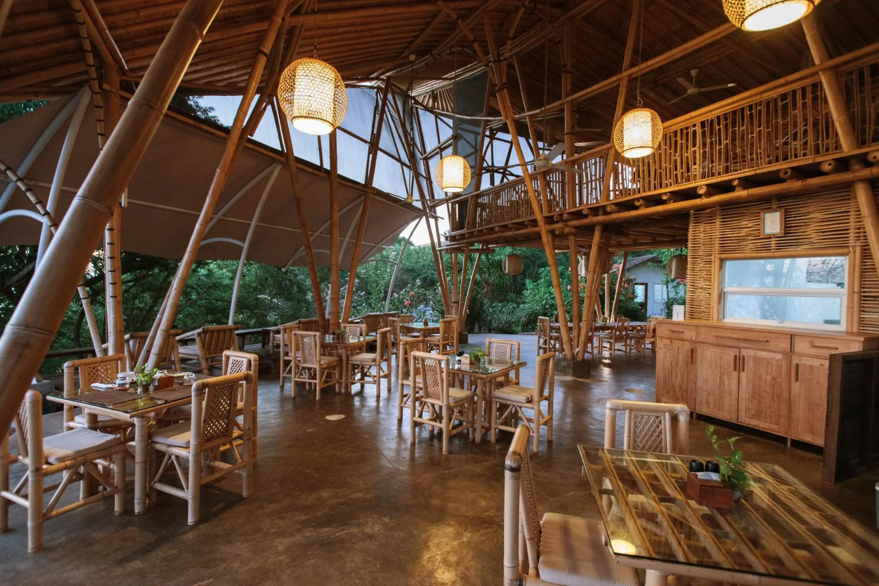 Restaurant/places to eat in The Seraya Resort Komodo