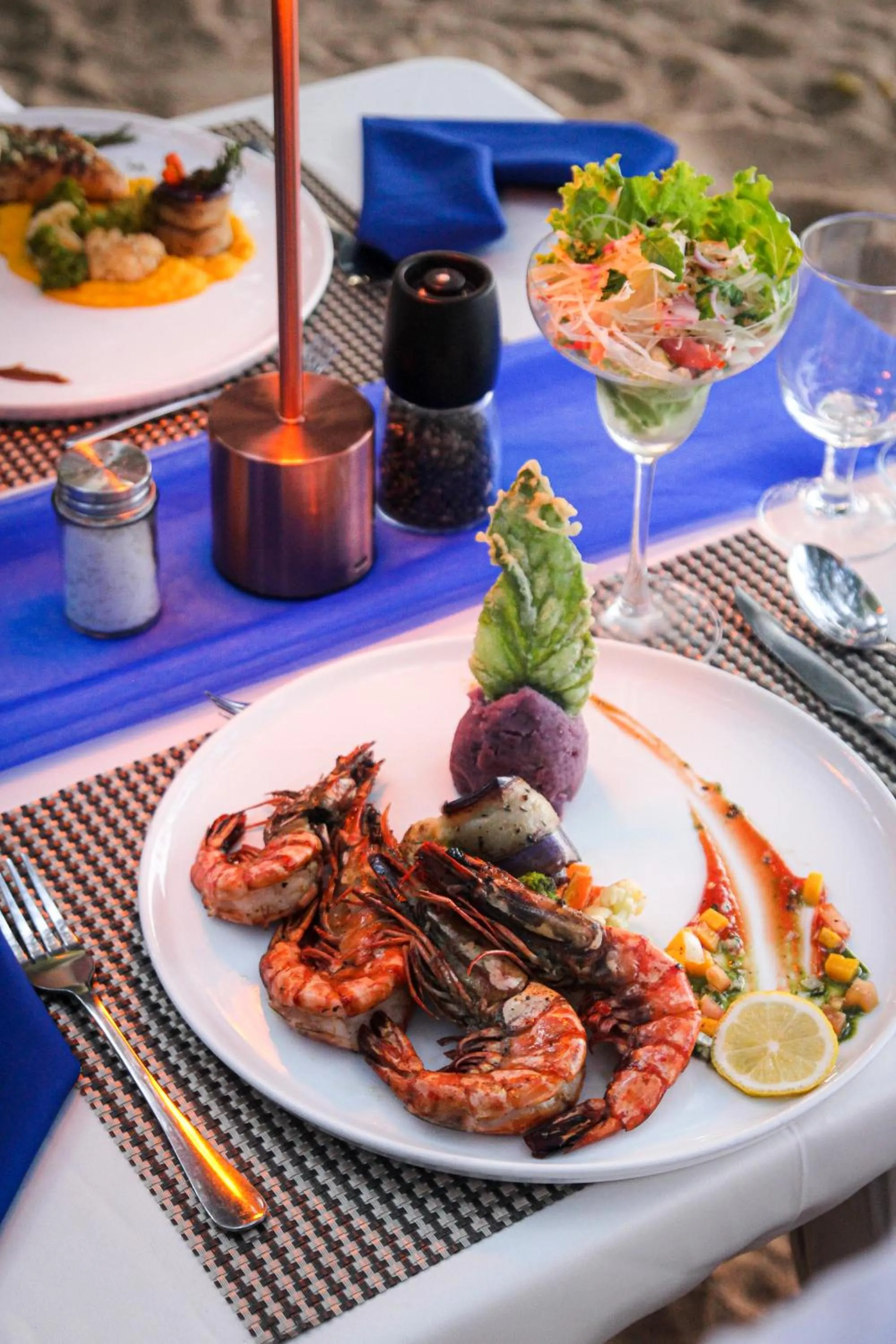 Restaurant/places to eat in The Seraya Resort Komodo