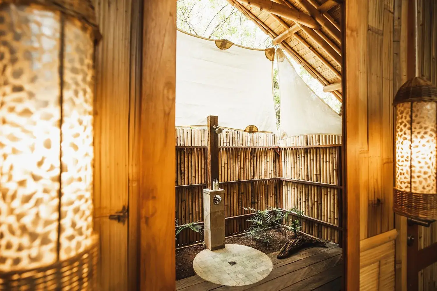 Shower in The Seraya Resort Komodo Shower in The Seraya Resort Komodo
