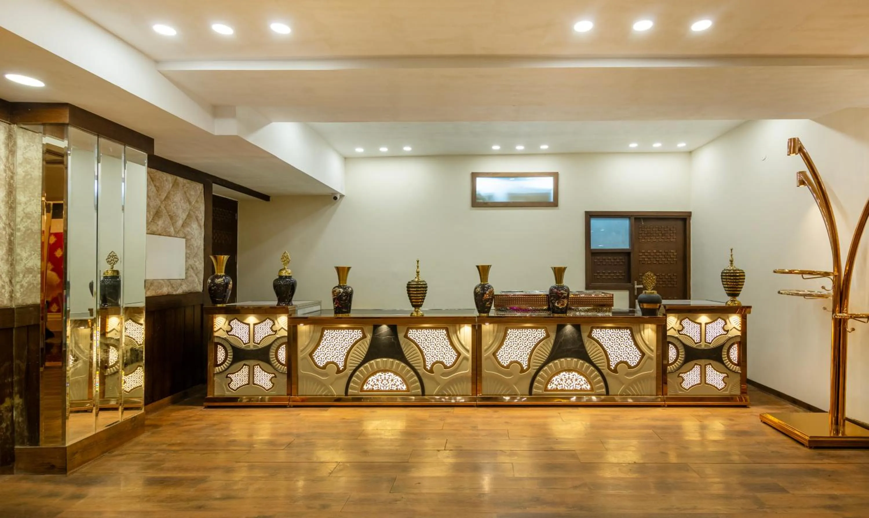 Lobby or reception in Treebo JD Residency Mohali