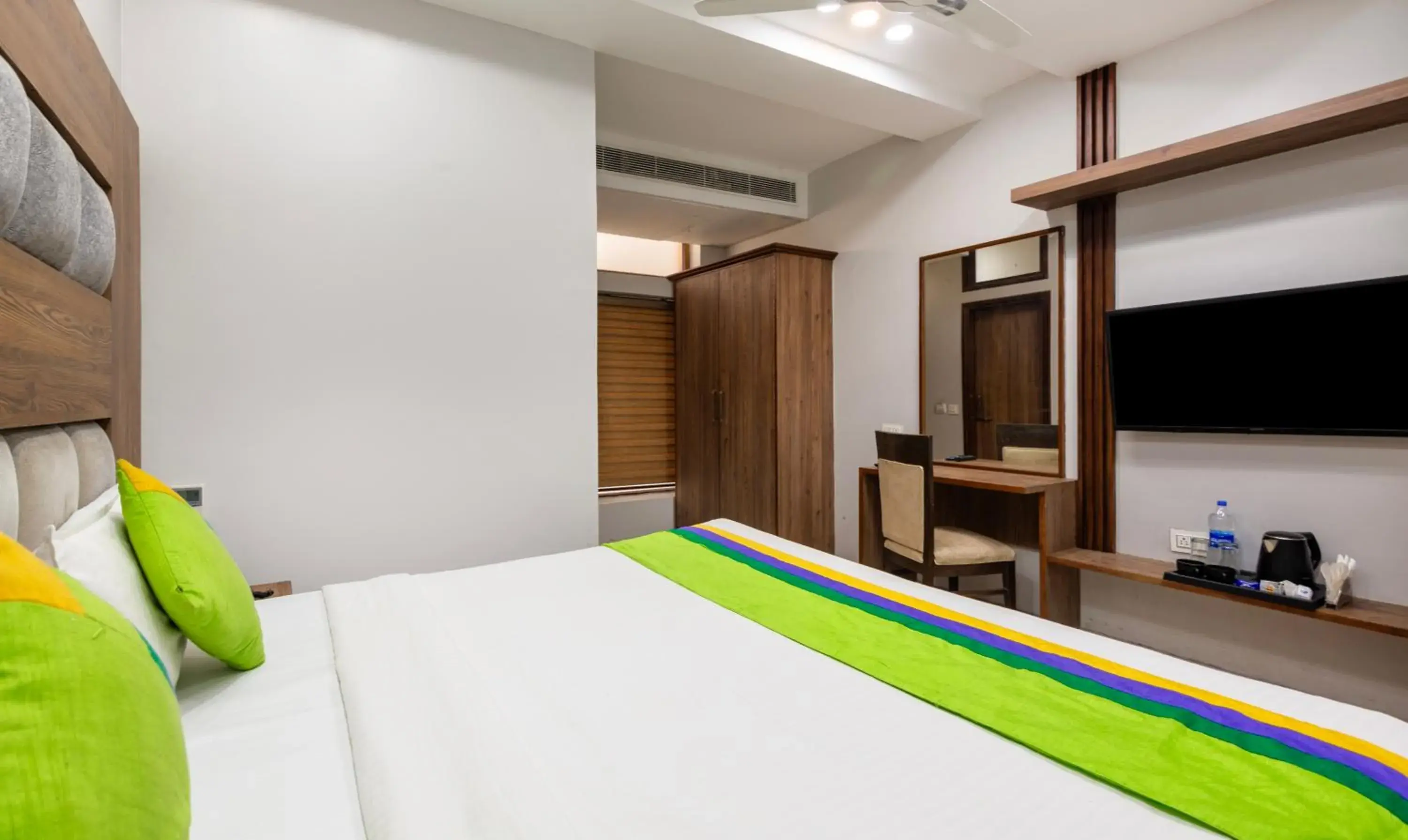 Bedroom, Bed in Treebo JD Residency Mohali Bedroom, Bed in Treebo JD Residency Mohali