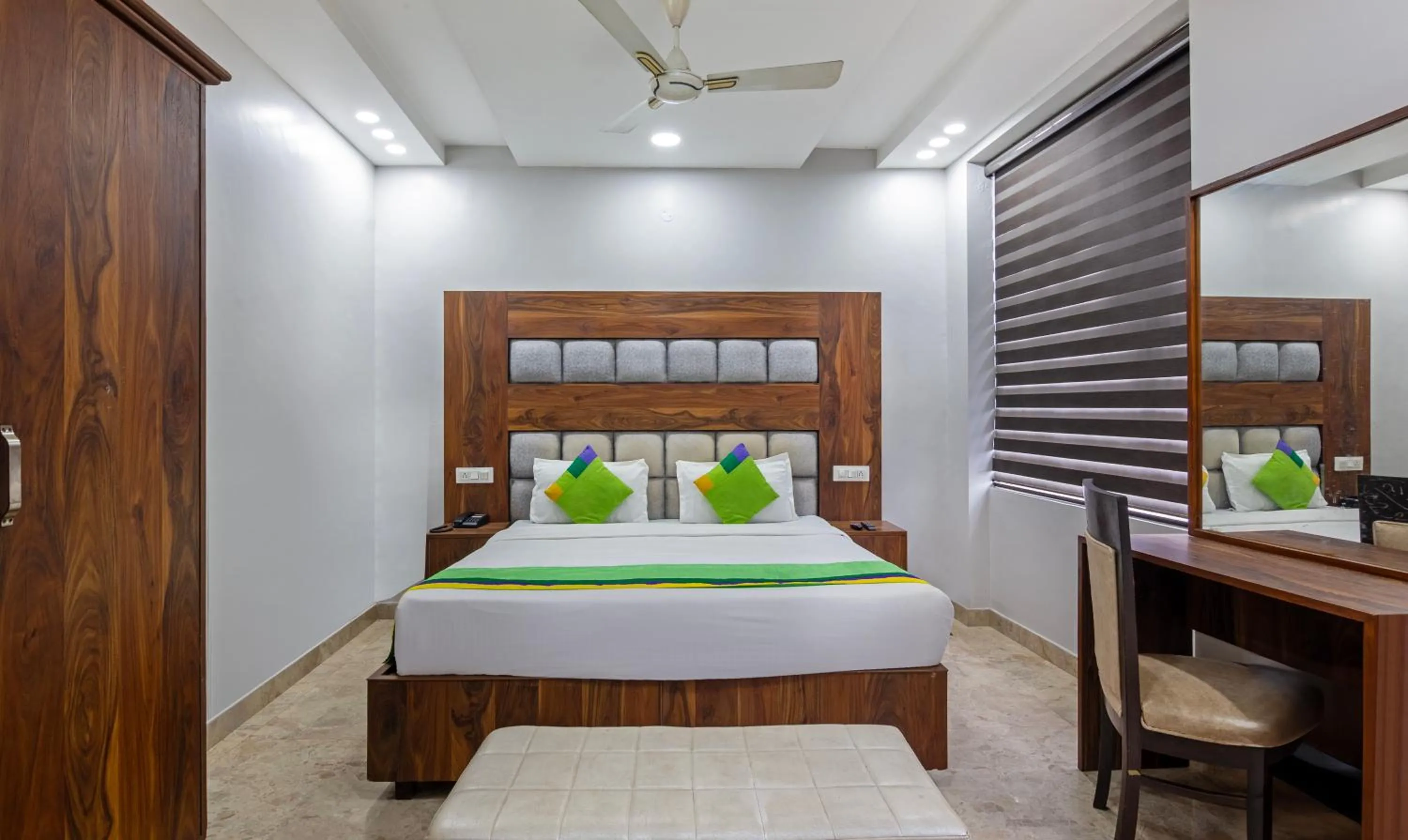 Bedroom, Bed in Treebo JD Residency Mohali