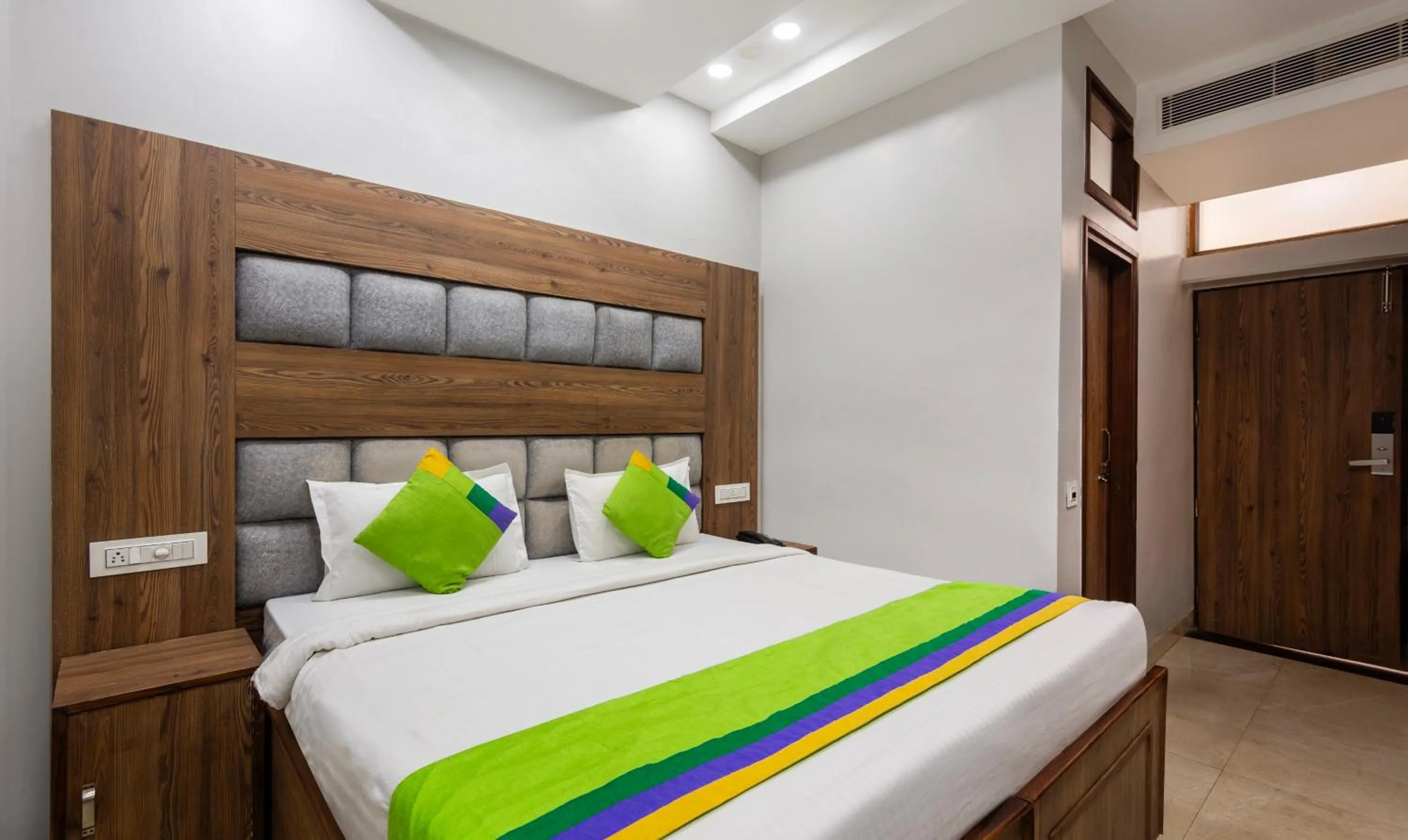 Bedroom, Bed in Treebo JD Residency Mohali