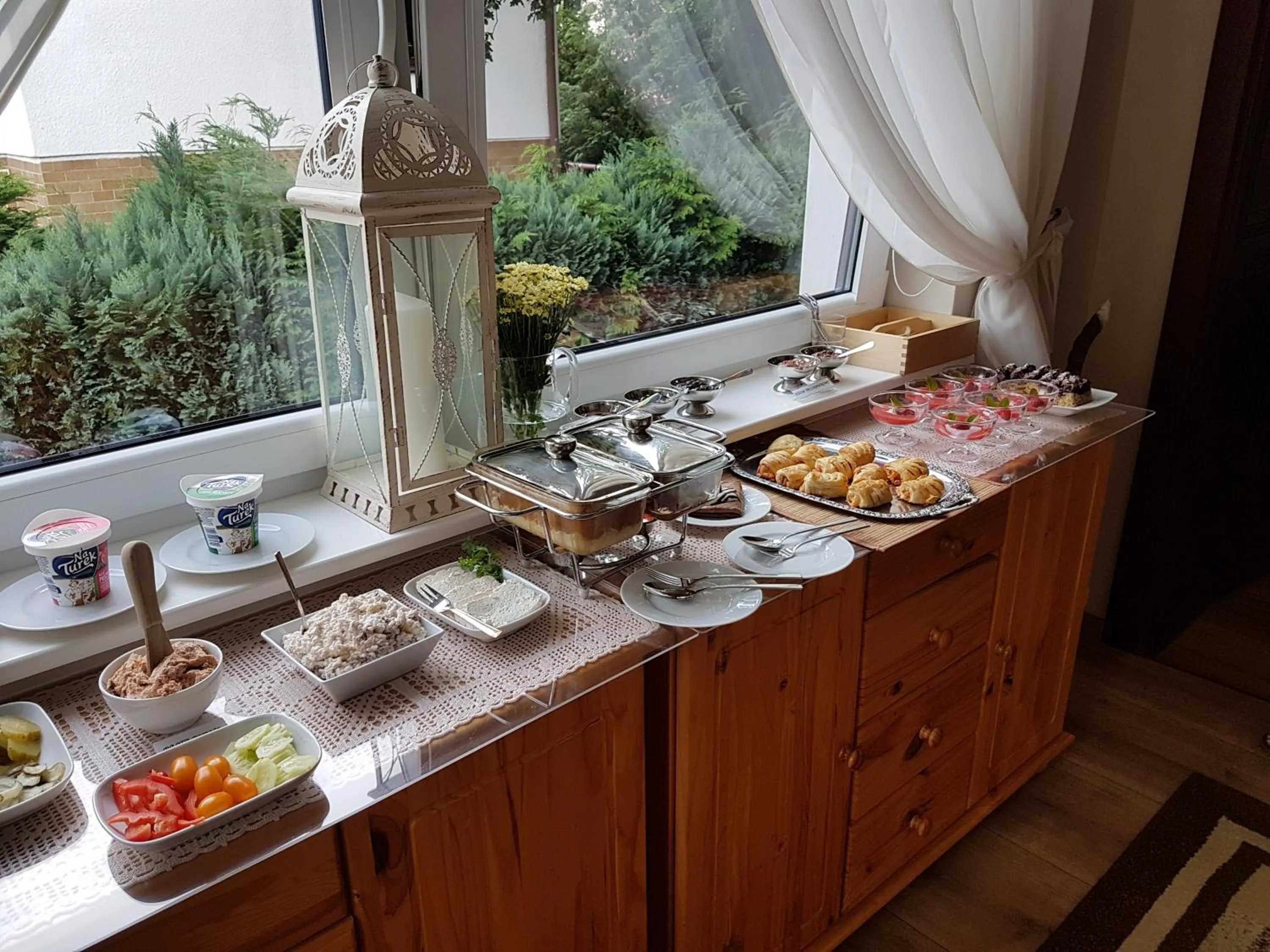 Buffet breakfast in Villa Pod Dębem